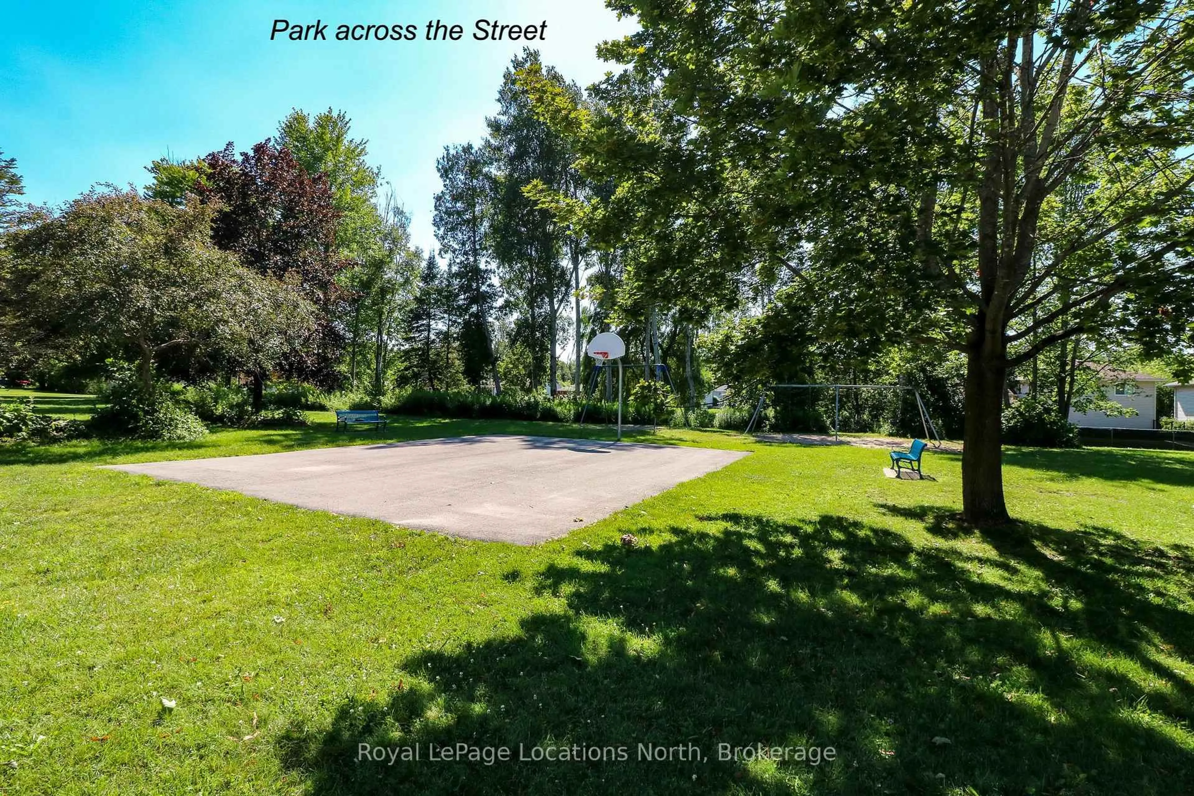 A pic from outside/outdoor area/front of a property/back of a property/a pic from drone, street for 63 Glen Eton Rd, Wasaga Beach Ontario L9Z 1E7