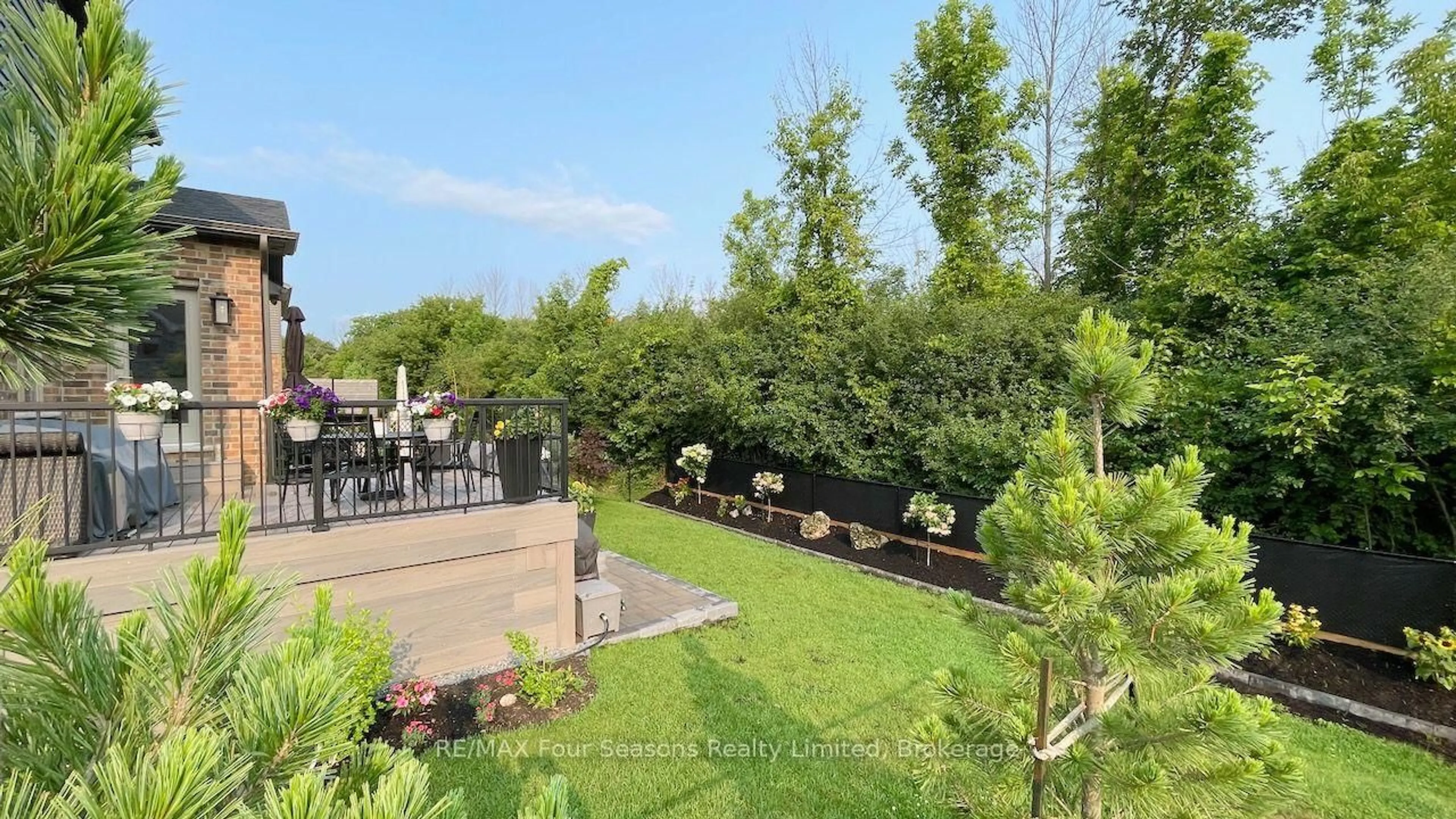 Patio, forest/trees view for 62 FOLEY Cres, Collingwood Ontario L9Y 3B7