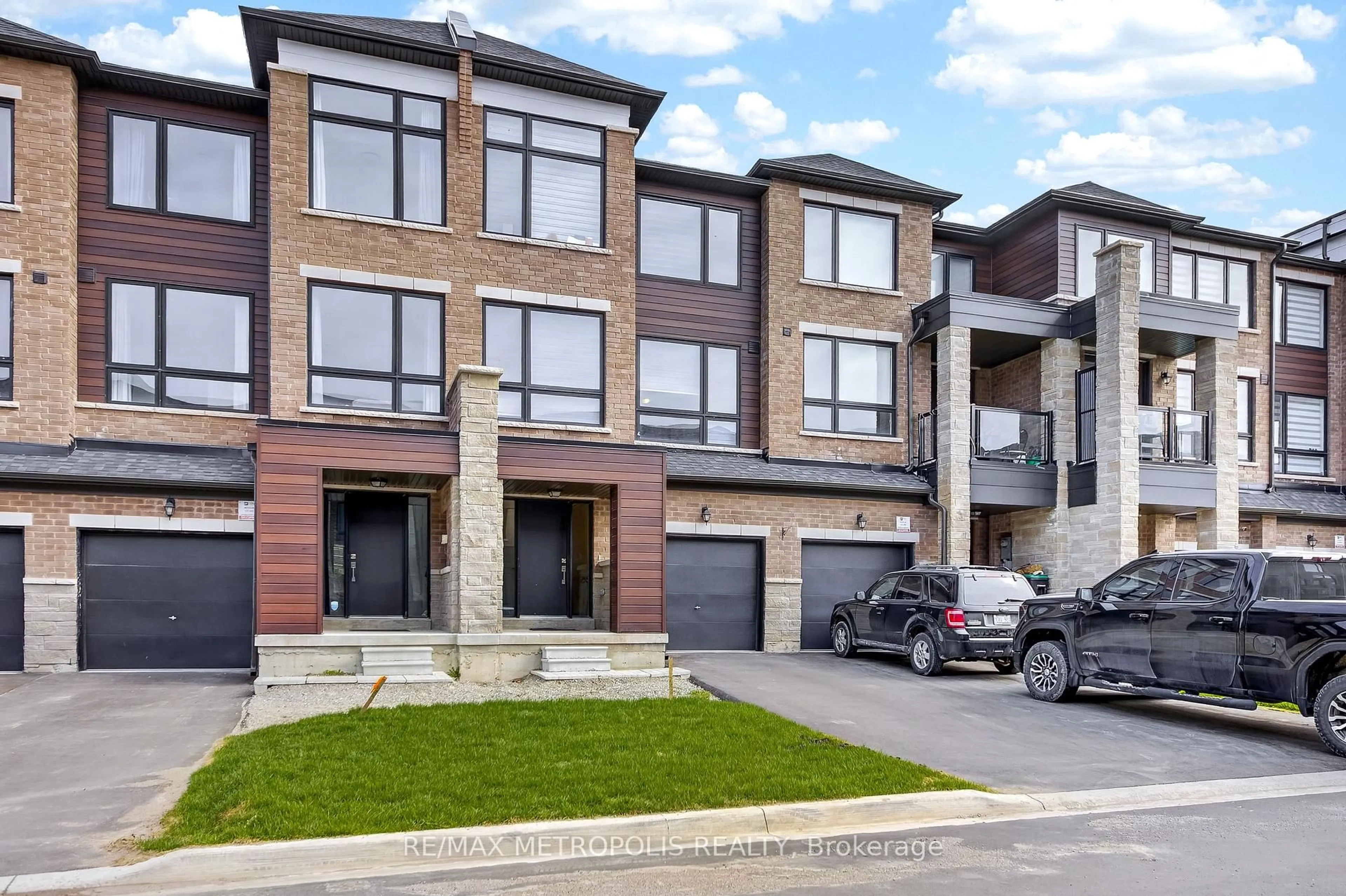 Home with brick exterior material, street for 132 Blue Forest Cres, Barrie Ontario L4M 7J6