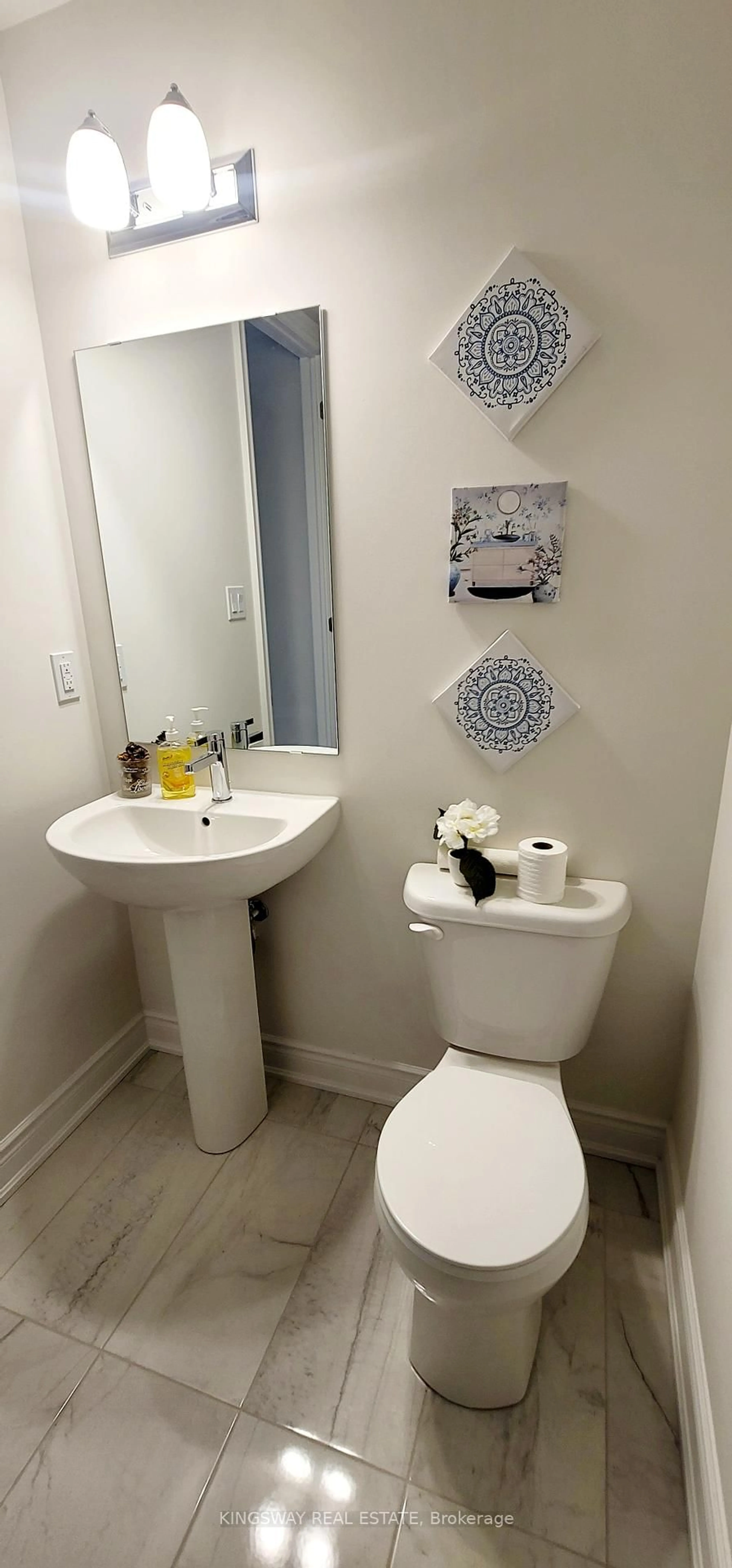 Standard bathroom, ceramic/tile floor for 167 Trail Blvd, Springwater Ontario L9X 0S7