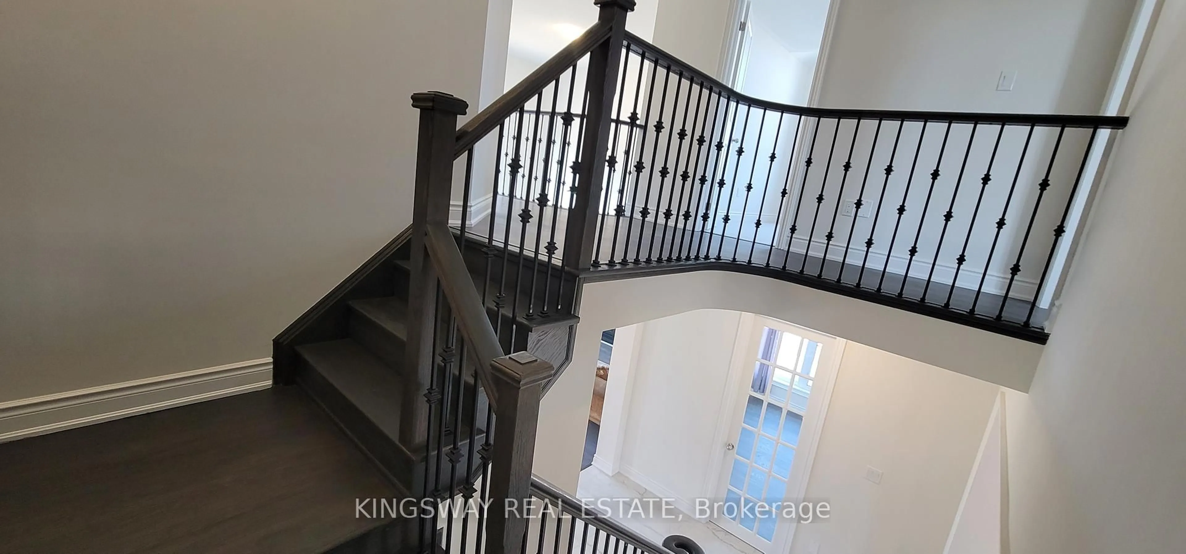 Stairs for 167 Trail Blvd, Springwater Ontario L9X 0S7