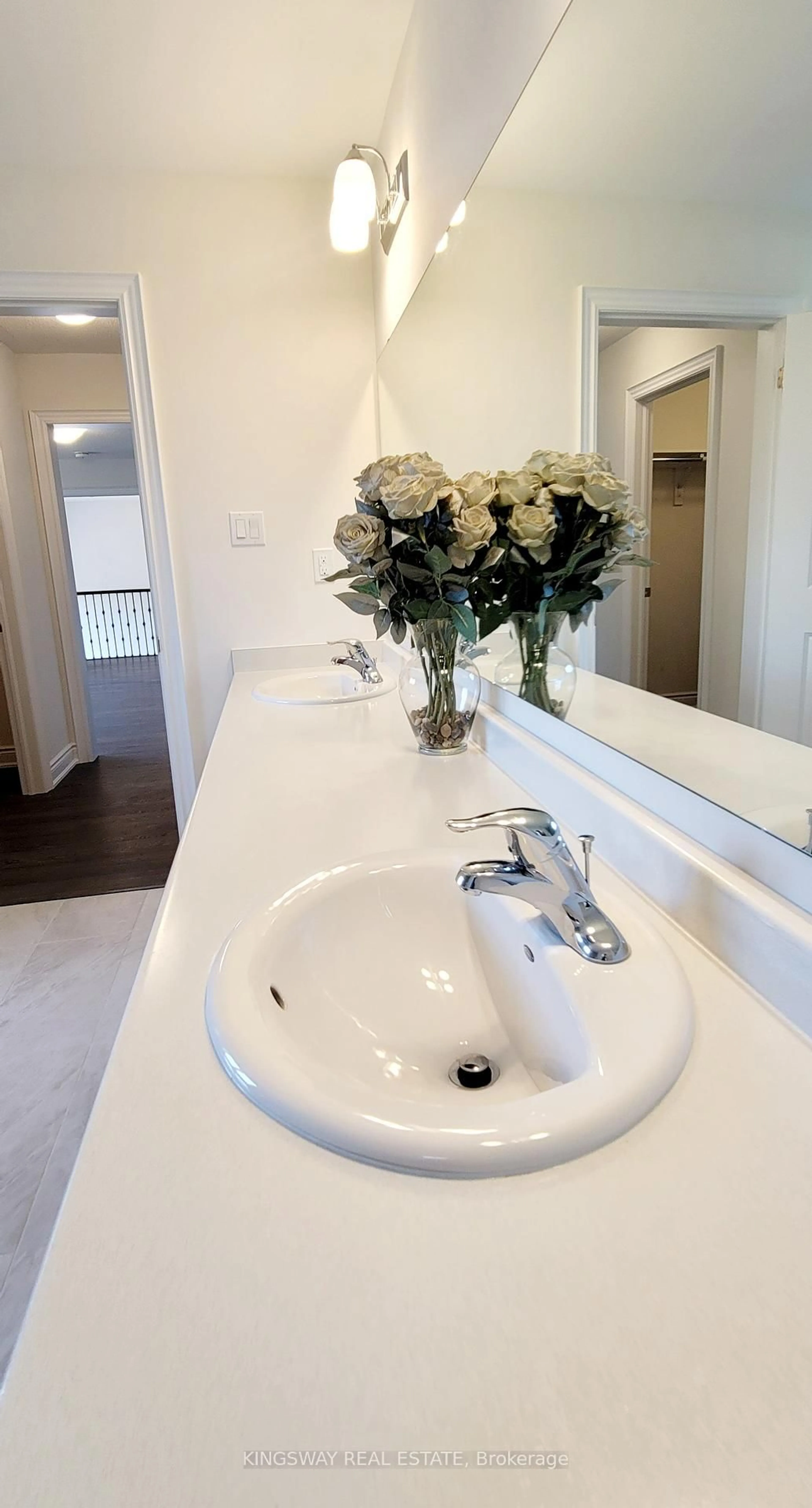 Contemporary bathroom, ceramic/tile floor for 167 Trail Blvd, Springwater Ontario L9X 0S7