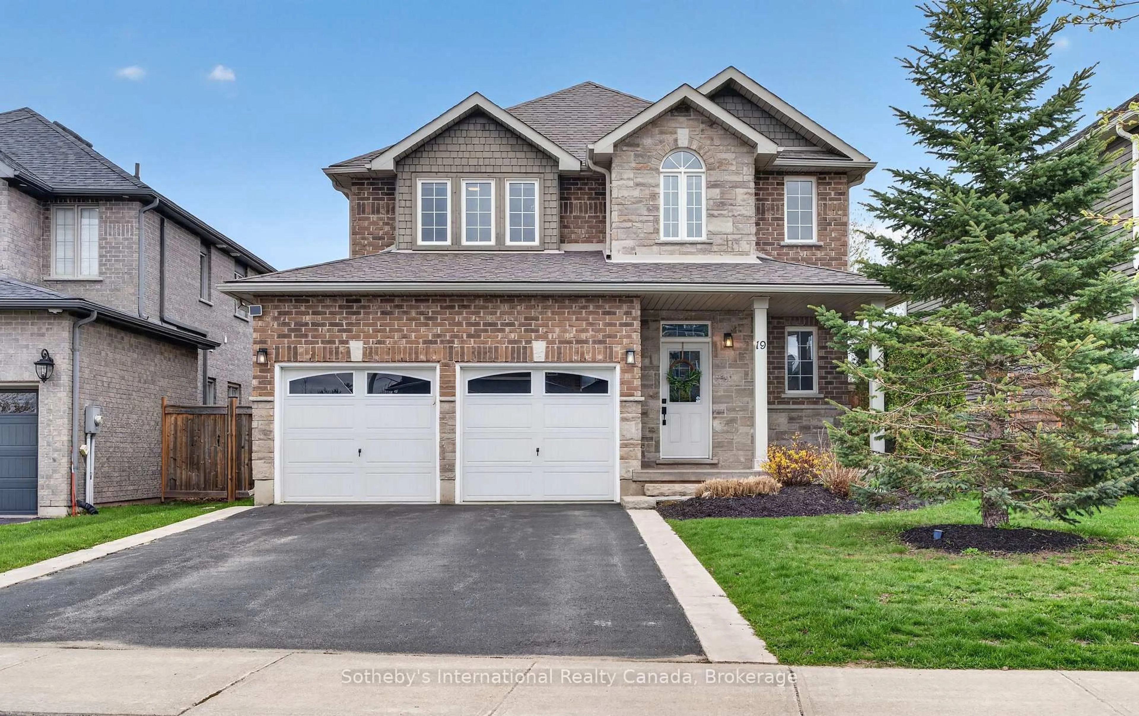 Home with brick exterior material, street for 19 Garbutt Cres, Collingwood Ontario L9Y 0H5