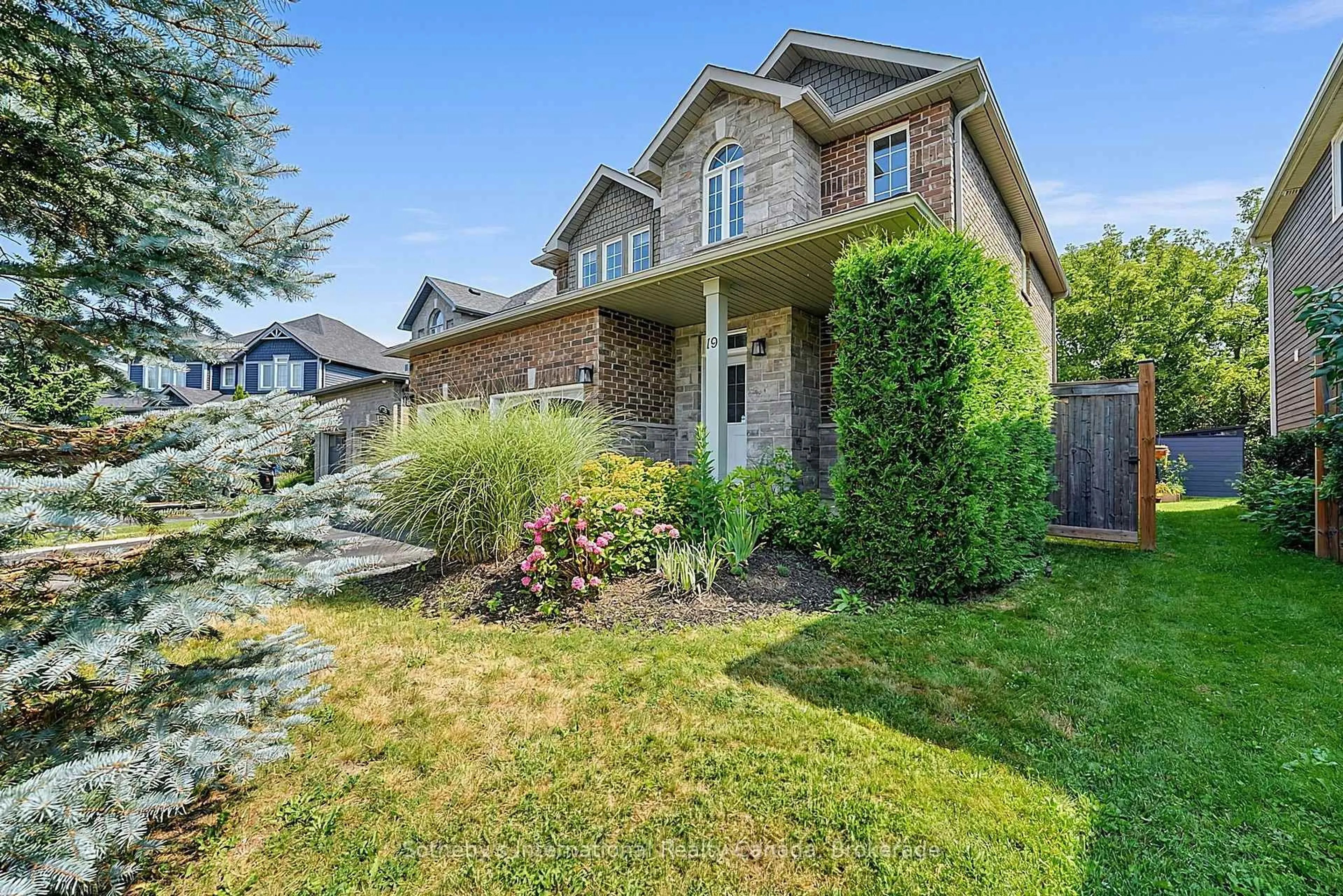 Home with brick exterior material, street for 19 Garbutt Cres, Collingwood Ontario L9Y 0H5