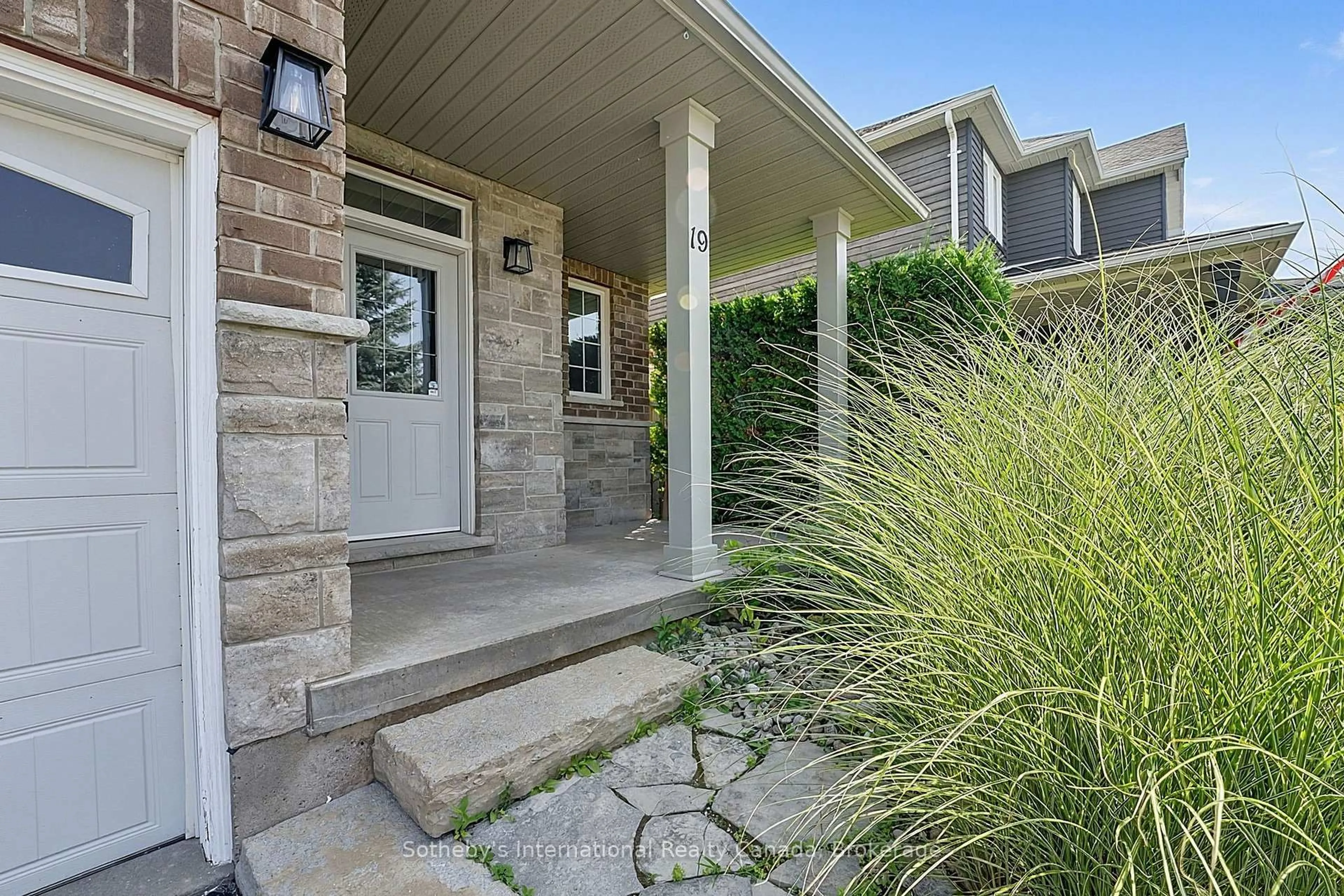 Unknown for 19 Garbutt Cres, Collingwood Ontario L9Y 0H5