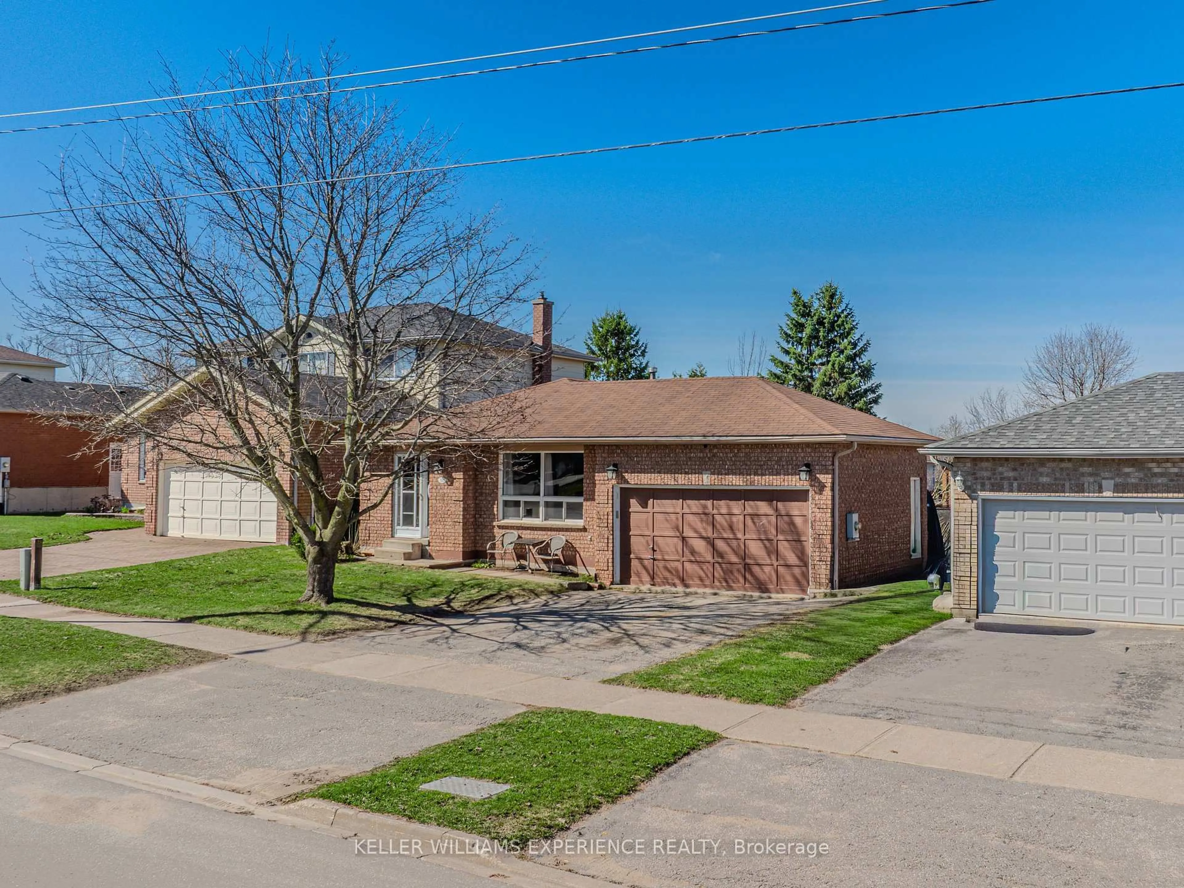 Home with brick exterior material, street for 321 Park St, Orillia Ontario L3V 7R6