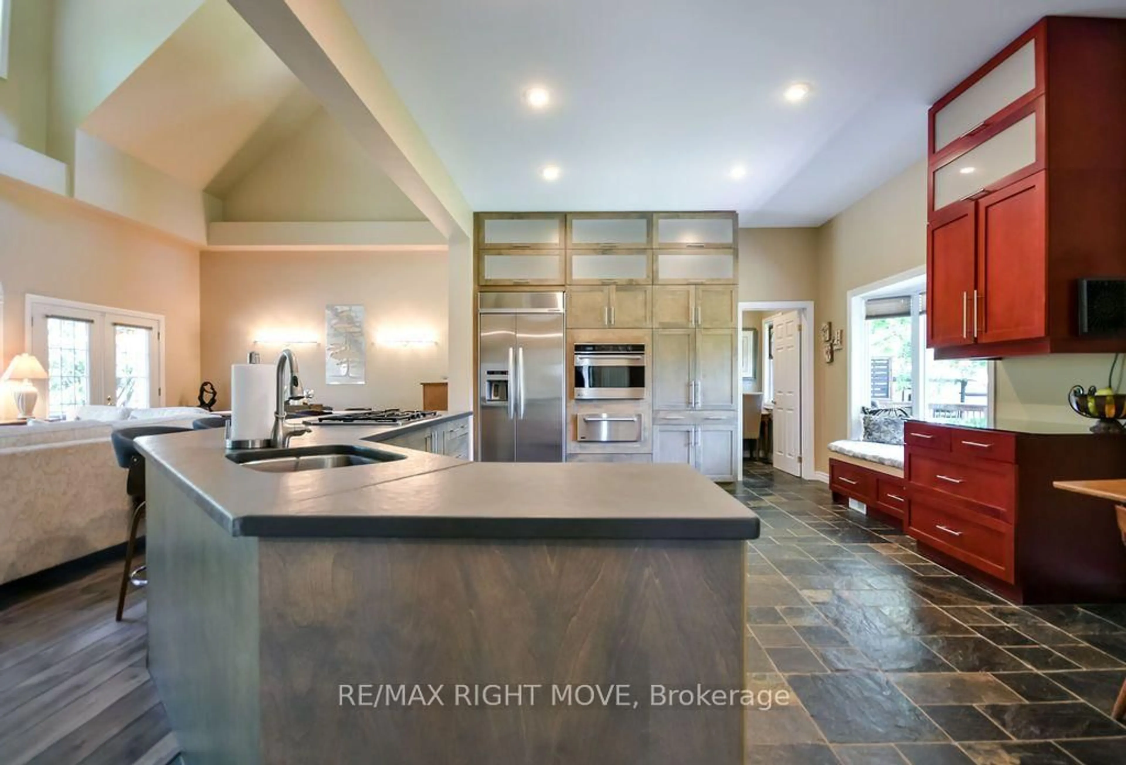 Open concept kitchen, ceramic/tile floor for 2636 Westshore Cres, Severn Ontario L3V 0V8