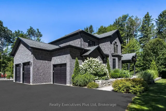 27 KINGFISHER Cres, Tiny 4