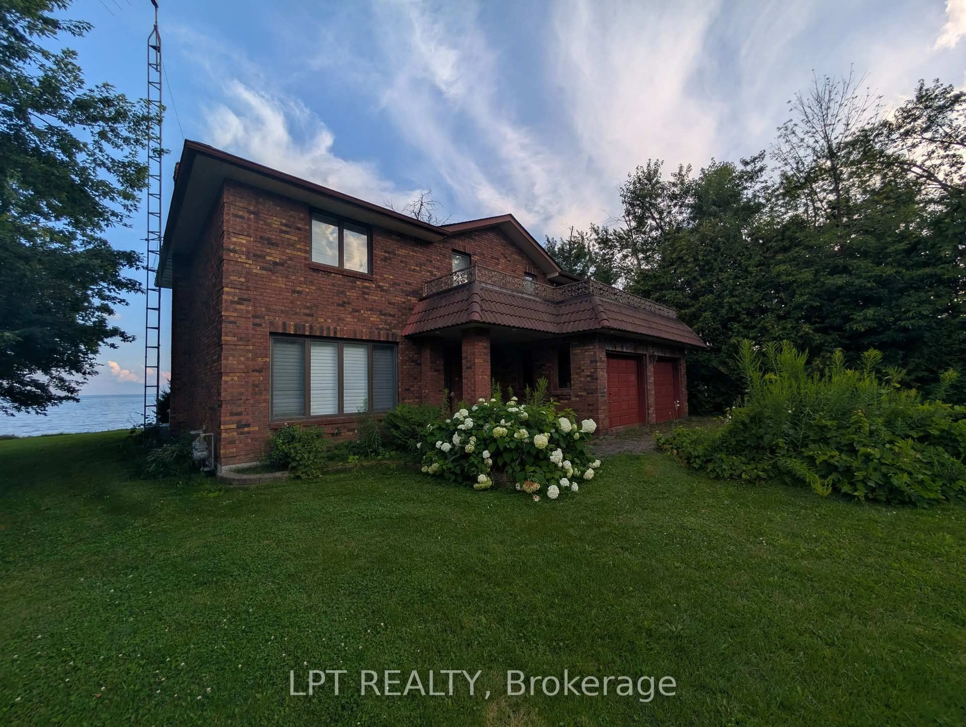 Home with brick exterior material, unknown for 47 Parkside Dr, Oro-Medonte Ontario L0L 1T0