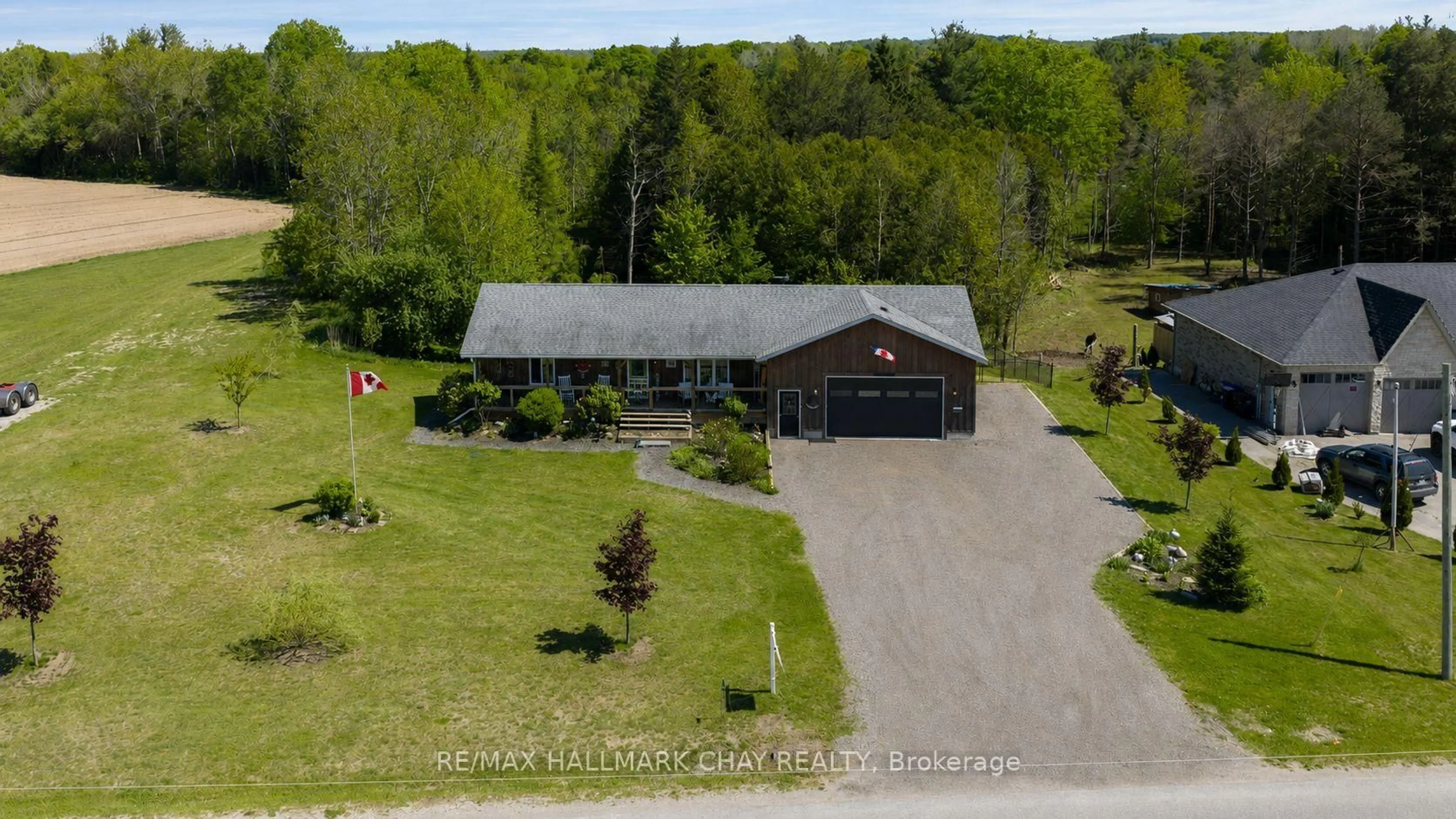 A pic from outside/outdoor area/front of a property/back of a property/a pic from drone, unknown for 4193 Hogback Rd, Clearview Ontario L0M 1K0