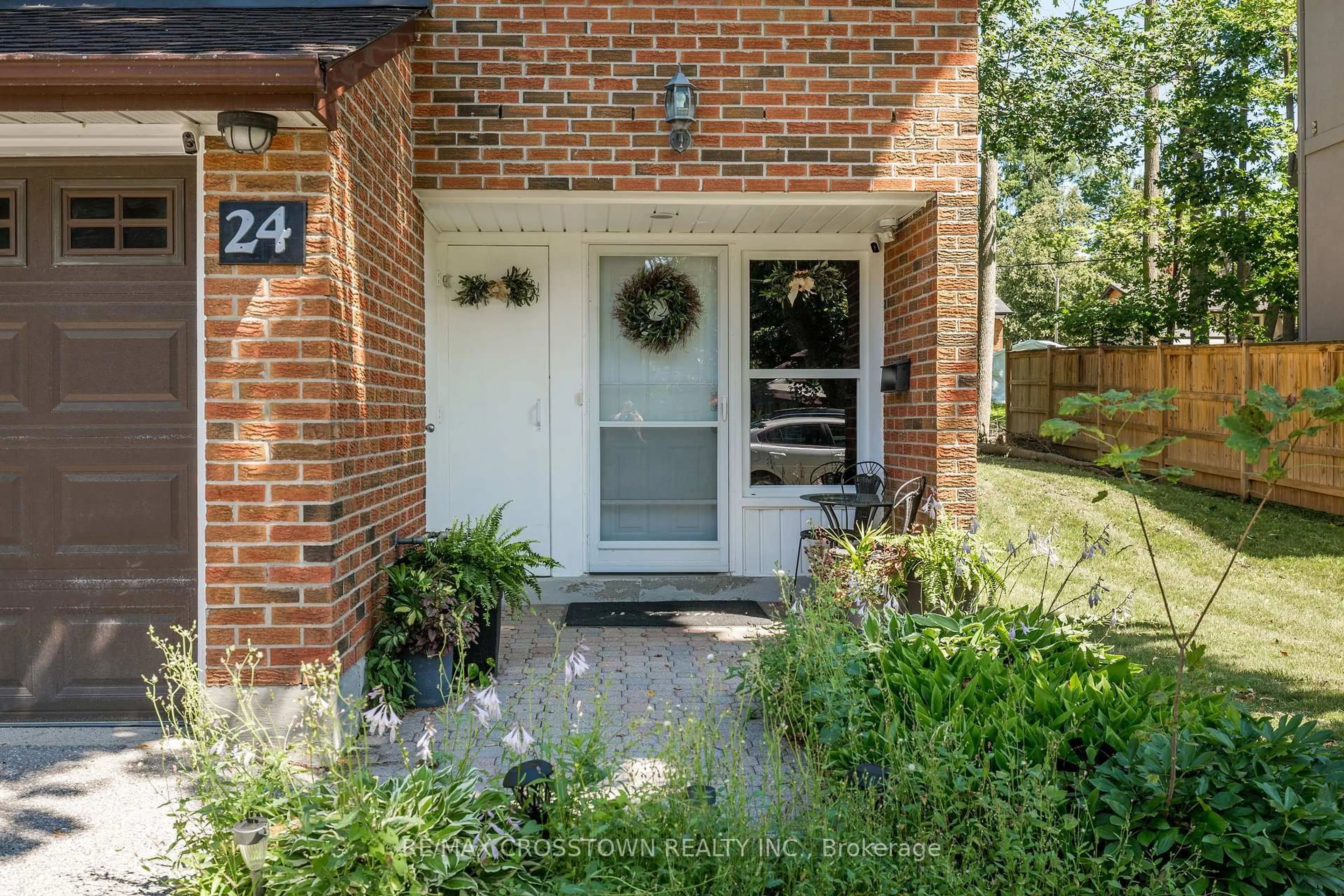 Home with brick exterior material, street for 360 Blake St #24, Barrie Ontario L4M 1L3