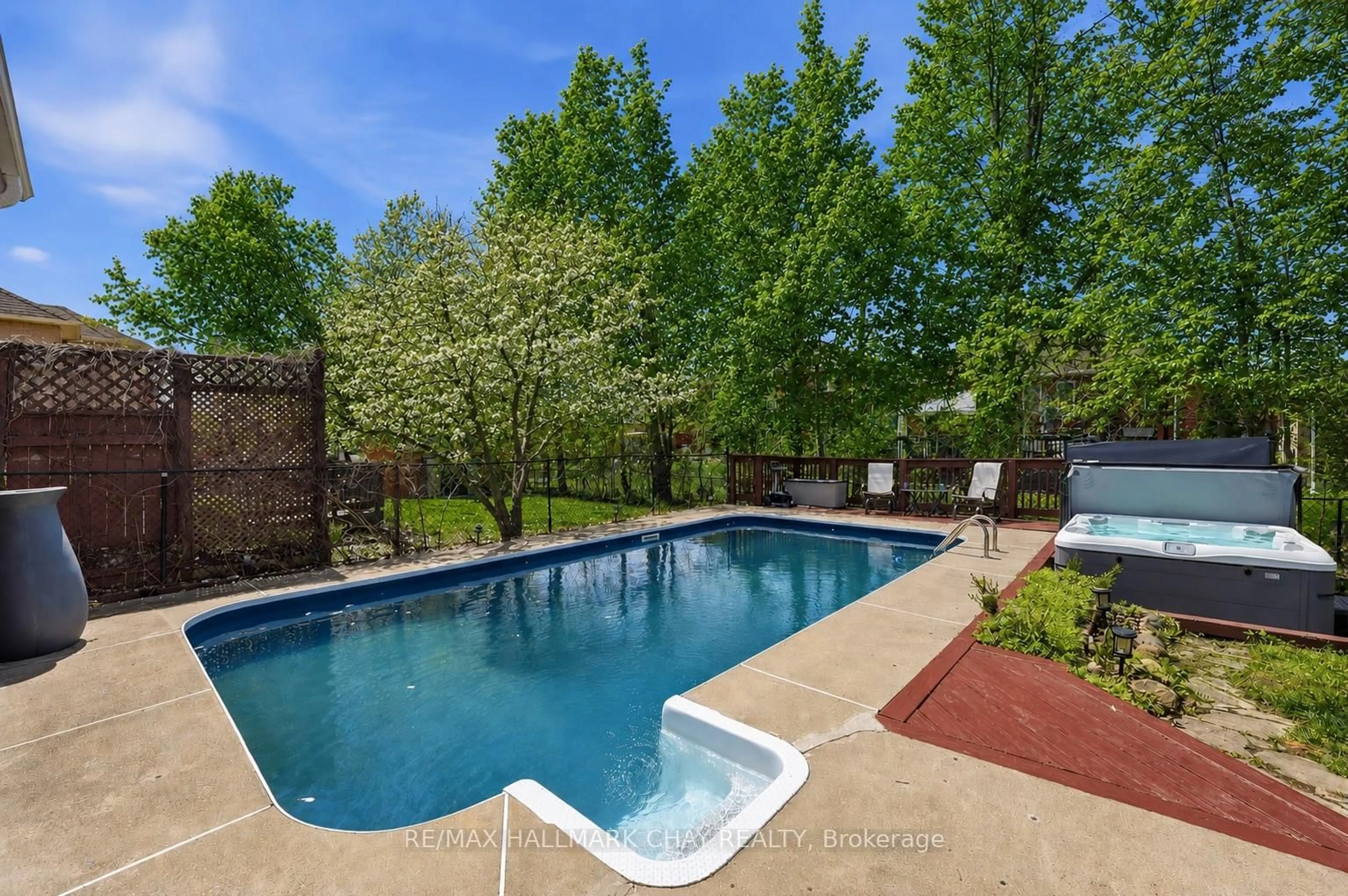 Pool for 117 Brown St, Barrie Ontario L4N 7V7