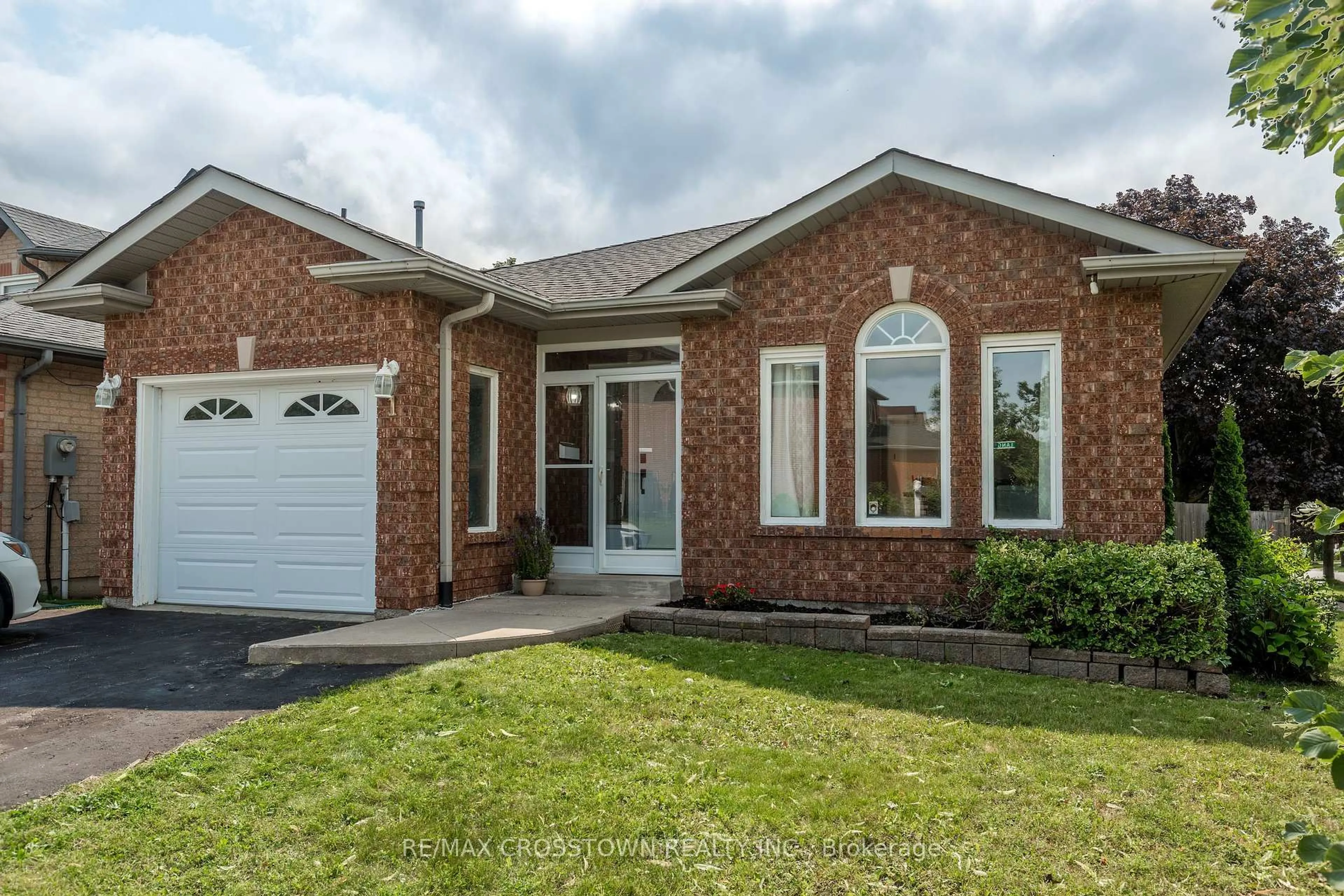 Home with brick exterior material, street for 1 Lang Dr, Barrie Ontario L4N 7X9