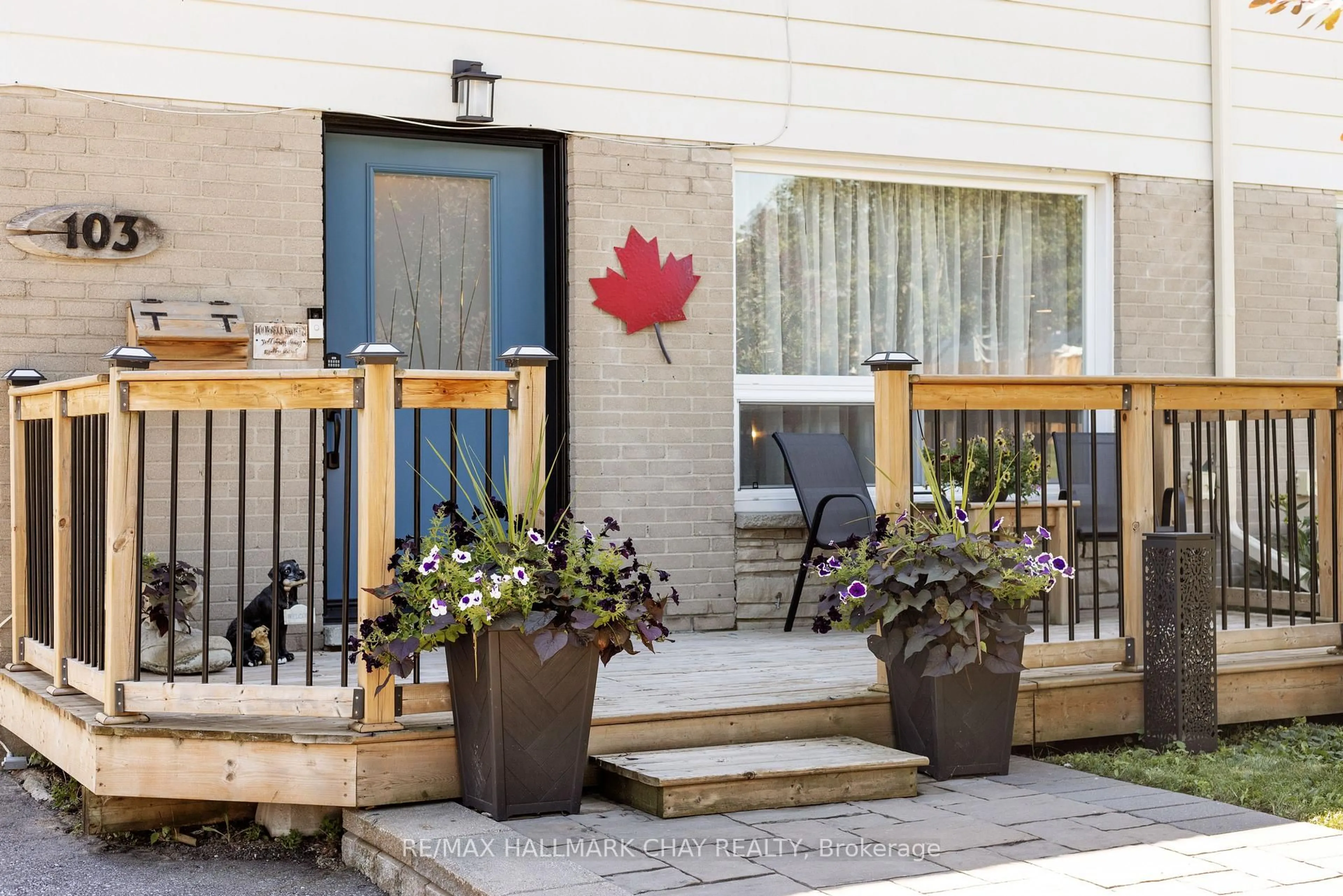 Patio, street for 103 Daphne Cres, Barrie Ontario L4M 2Y7