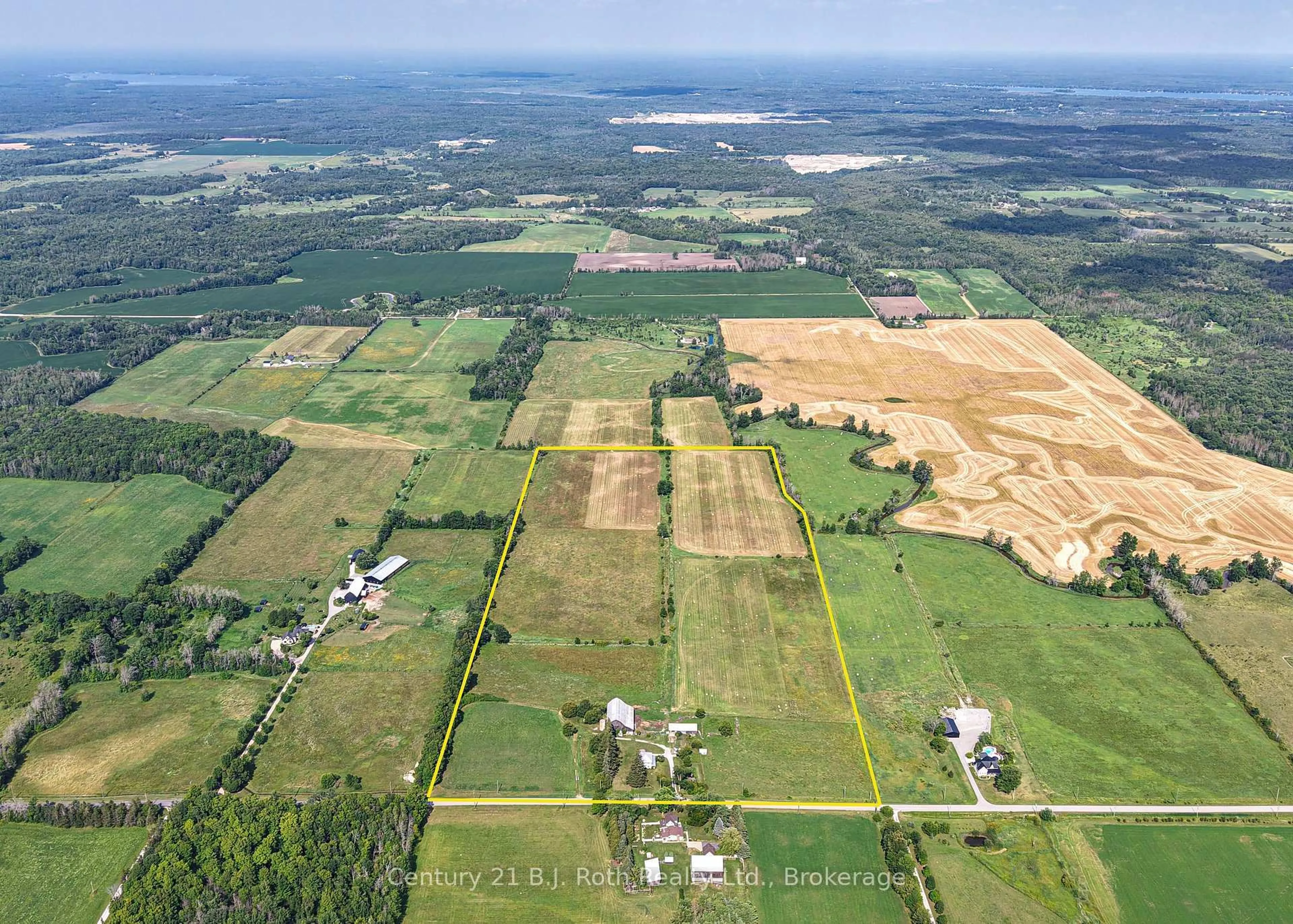 A pic from outside/outdoor area/front of a property/back of a property/a pic from drone, unknown for 2403 Carlyon Line, Severn Ontario L3V 0W8