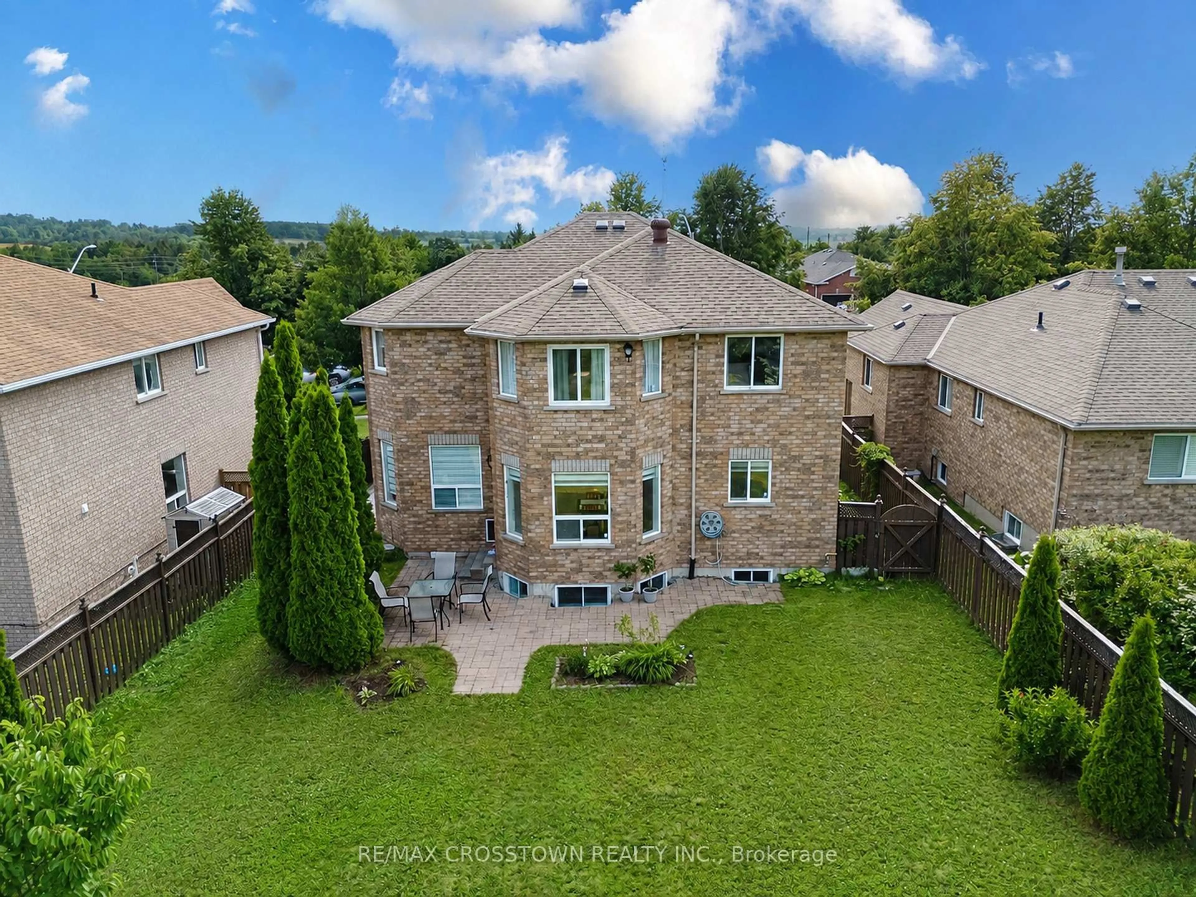 A pic from outside/outdoor area/front of a property/back of a property/a pic from drone, unknown for 31 Logan Crt, Barrie Ontario L4N 8G9