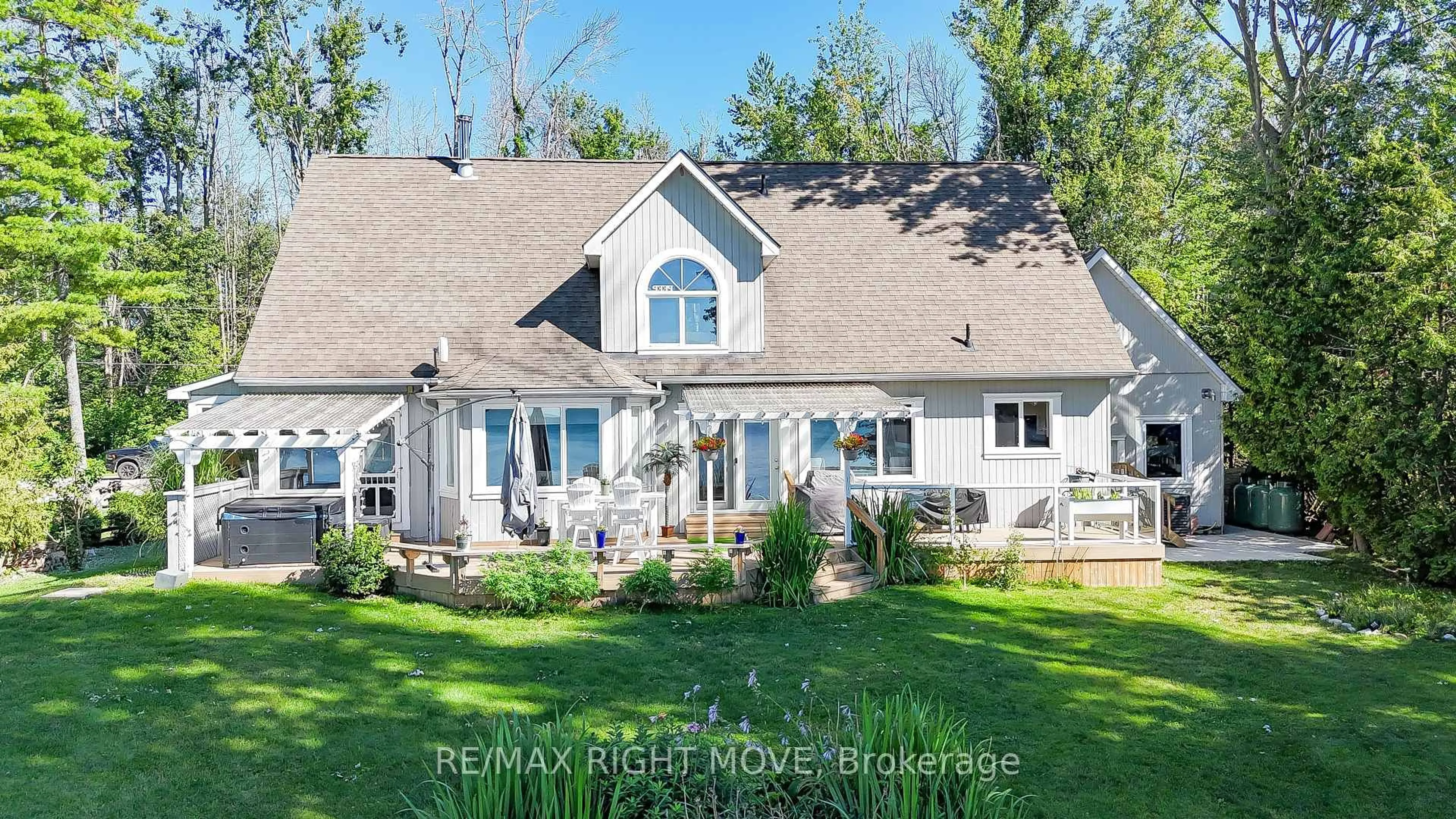 Home with vinyl exterior material, unknown for 3852 Muley Point Rd, Ramara Ontario L3V 6H7