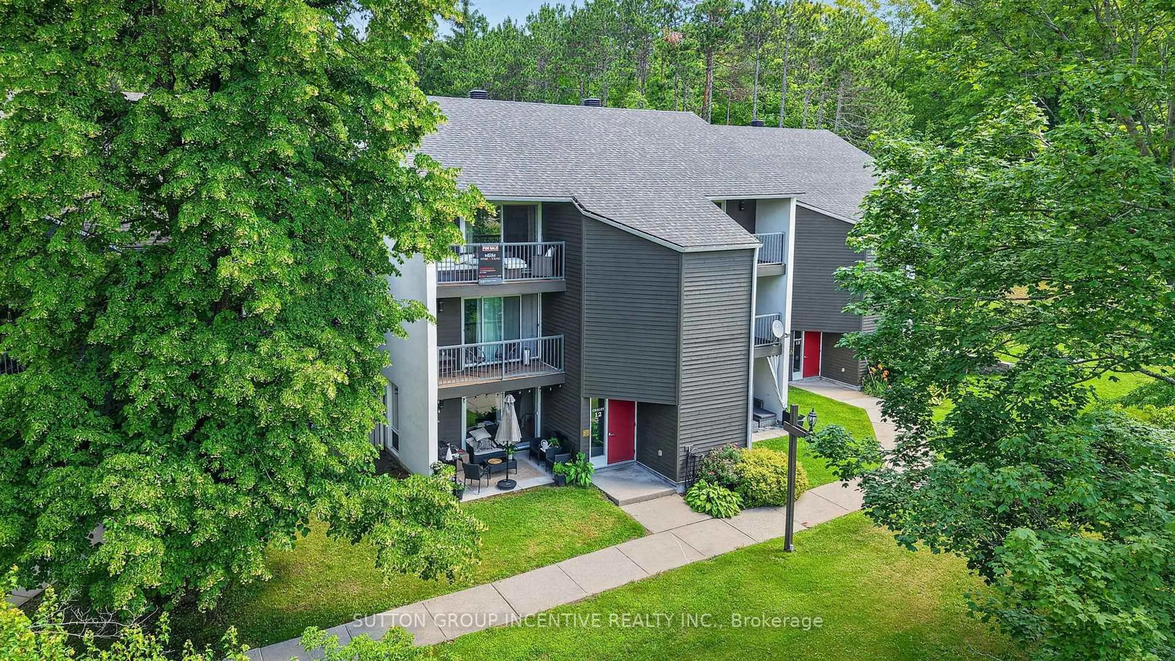 A pic from outside/outdoor area/front of a property/back of a property/a pic from drone, unknown for 1102 Horseshoe Valley Rd #224, Oro-Medonte Ontario L4M 4Y8