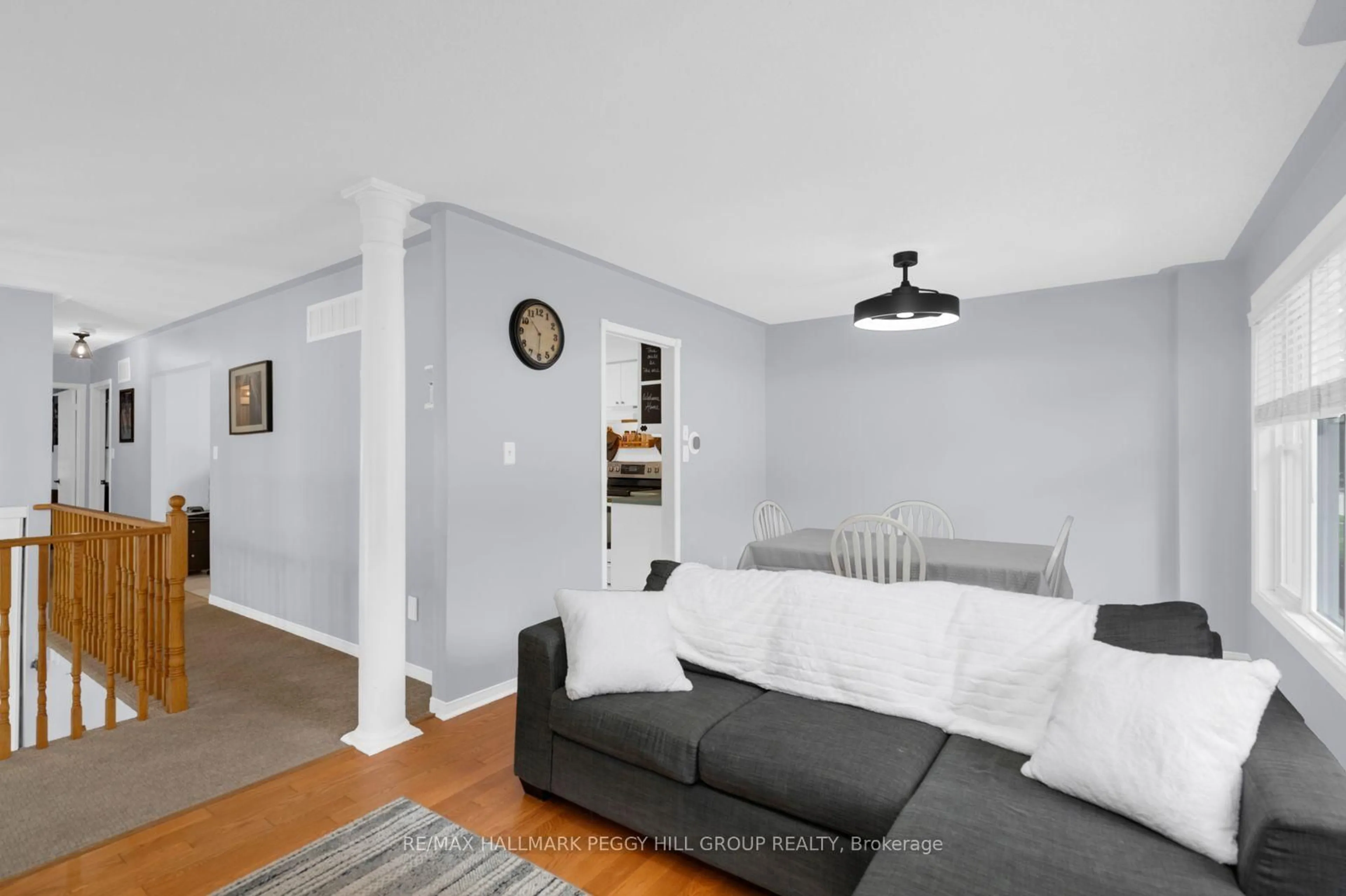Living room with furniture, unknown for 52 Harbour Cres, Wasaga Beach Ontario L9Z 1G5