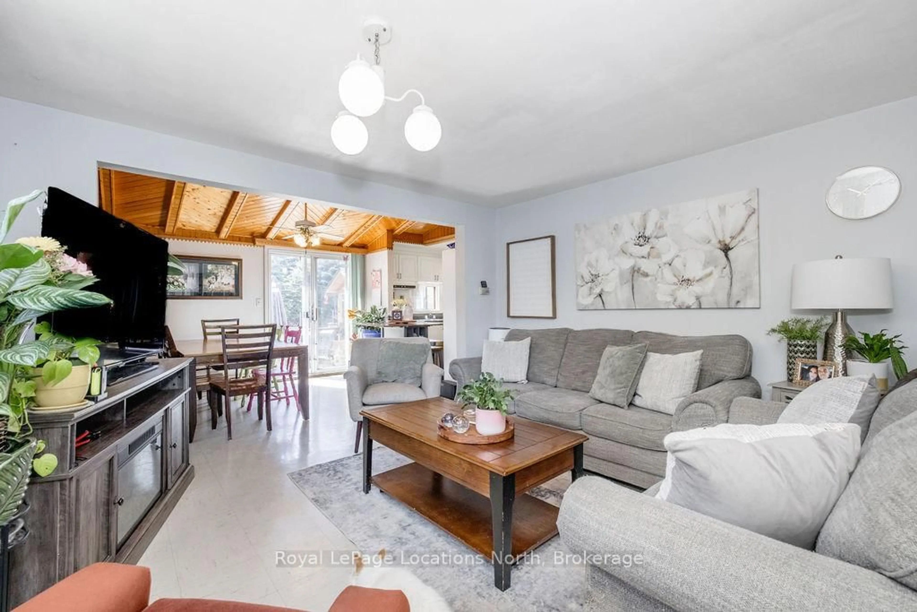 Living room with furniture, unknown for 77 Laidlaw St, Wasaga Beach Ontario L9Z 2L2