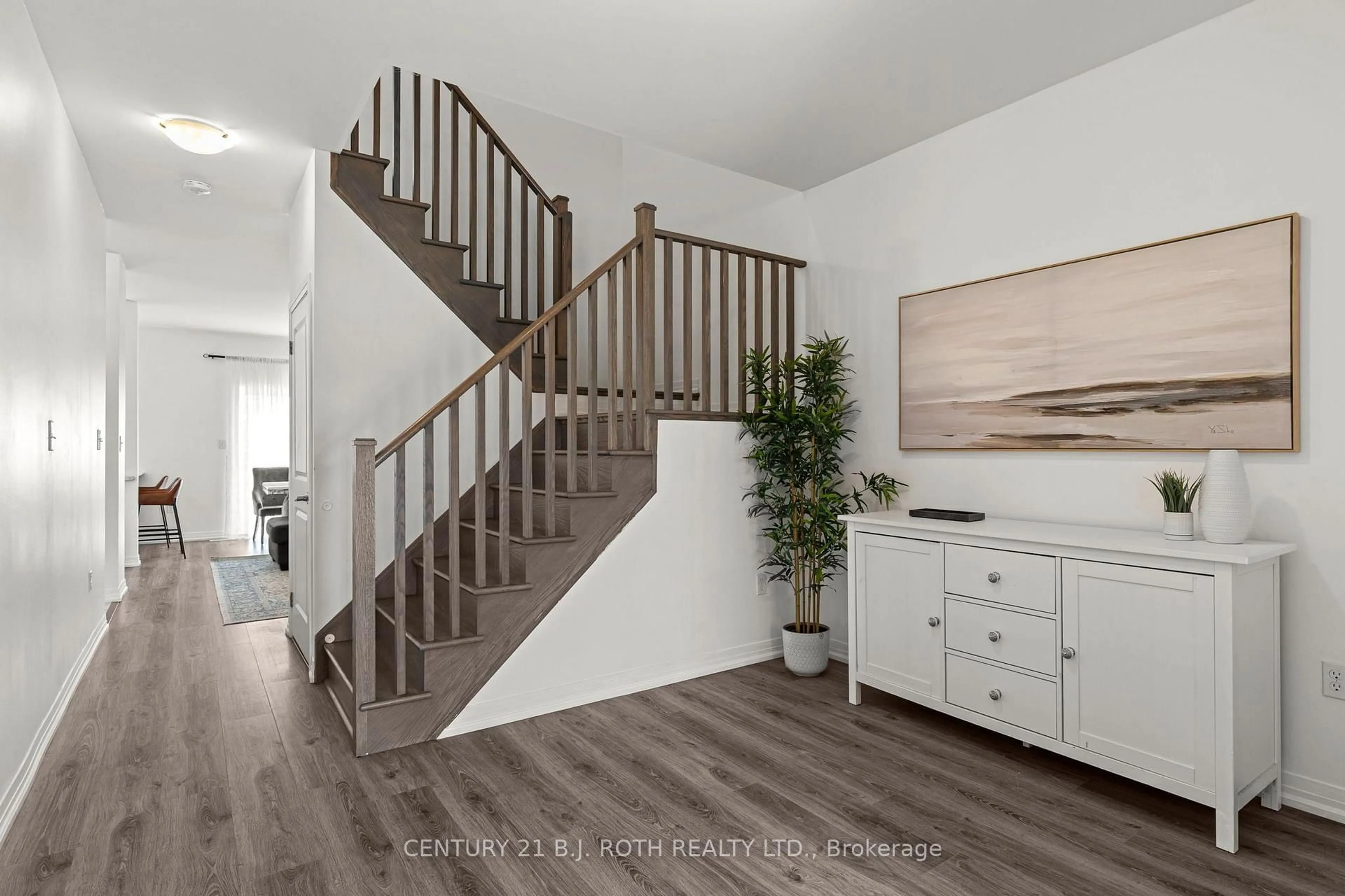 Indoor entryway for 24 Brown Bear St, Barrie Ontario L9J 0H8