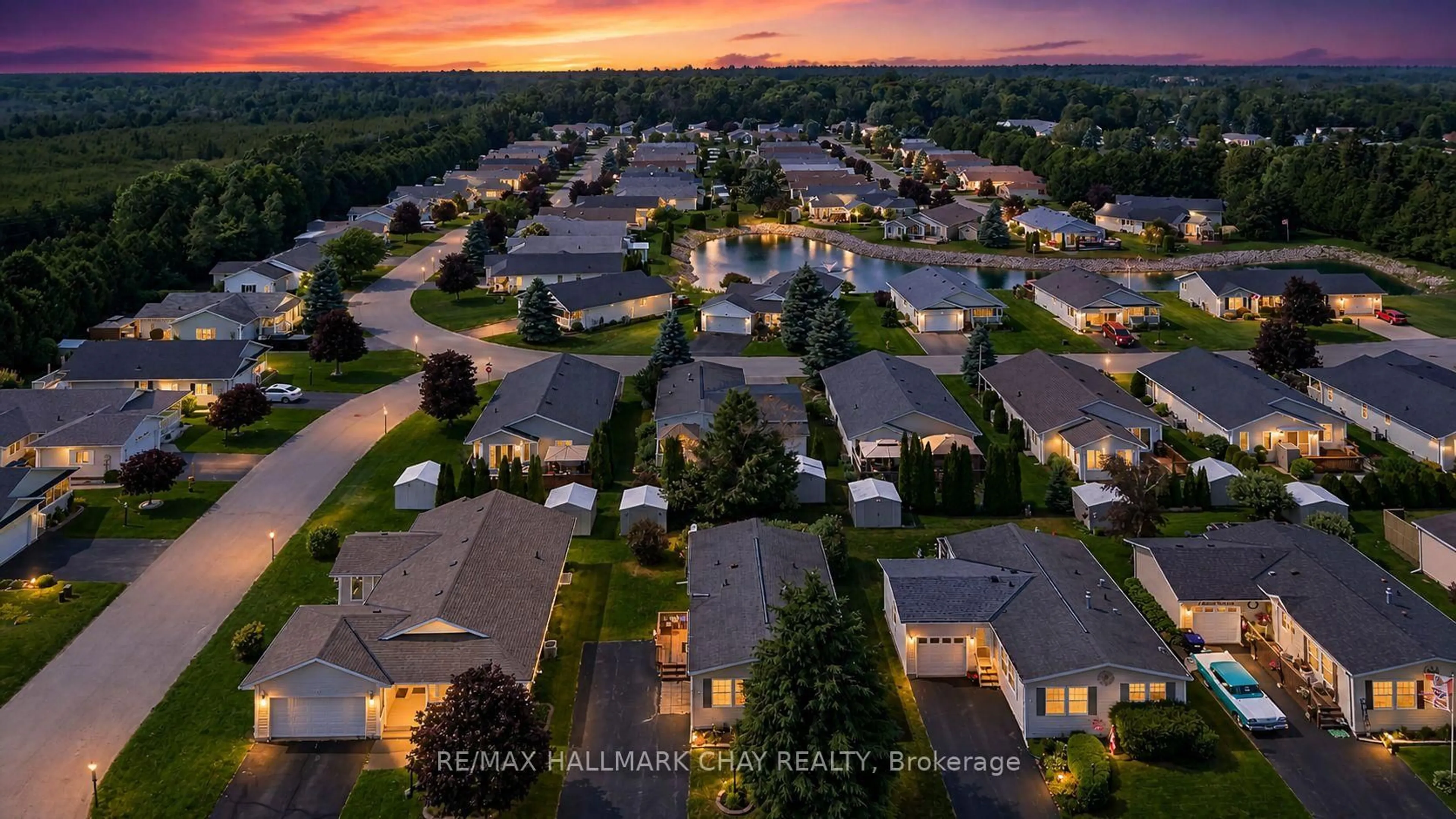 A pic from outside/outdoor area/front of a property/back of a property/a pic from drone, unknown for 3 Illinois Cres, Wasaga Beach Ontario L9Z 3A8