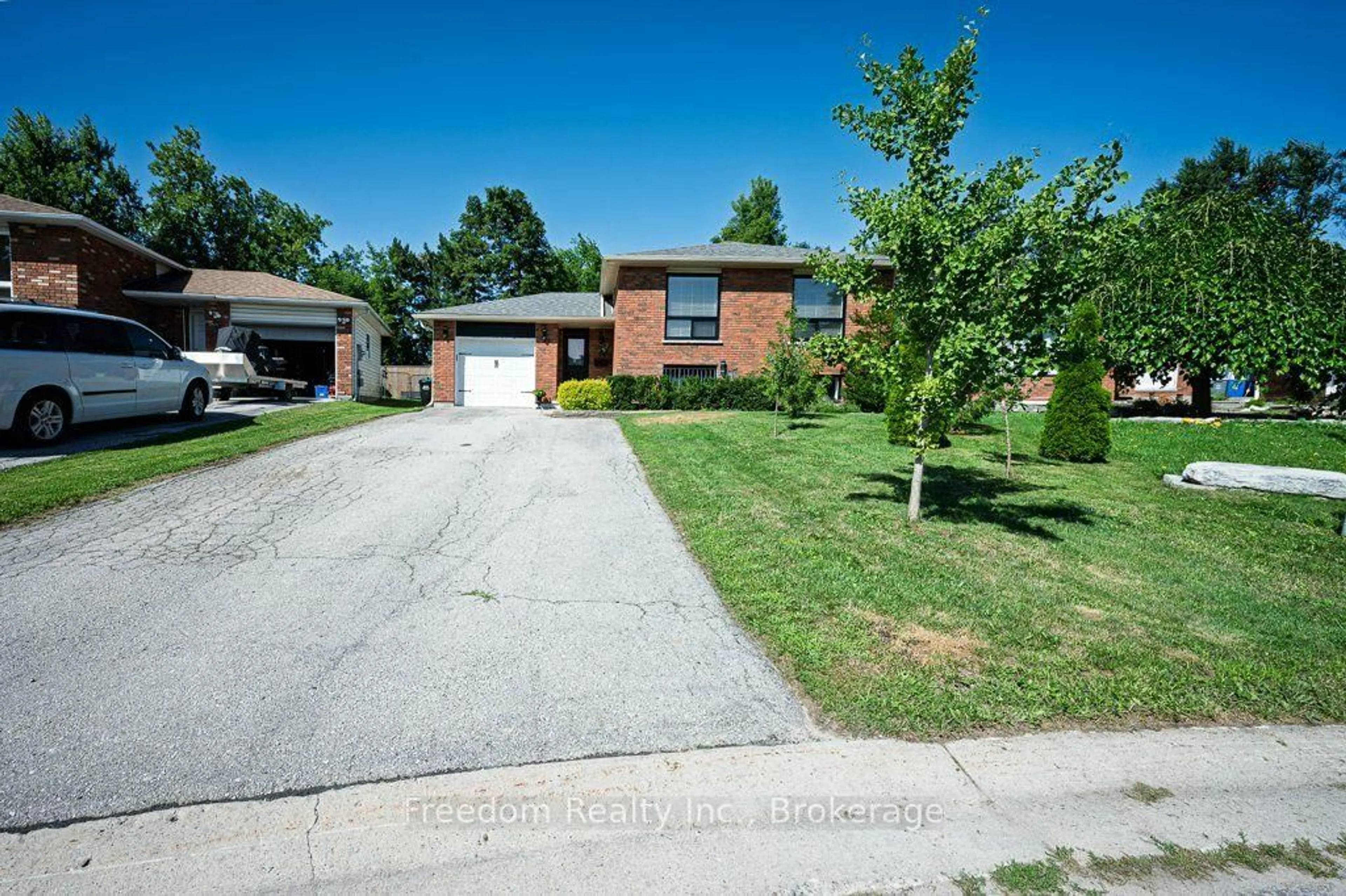 Home with brick exterior material, street for 42 Patricia Ave, Barrie Ontario L4M 5S6