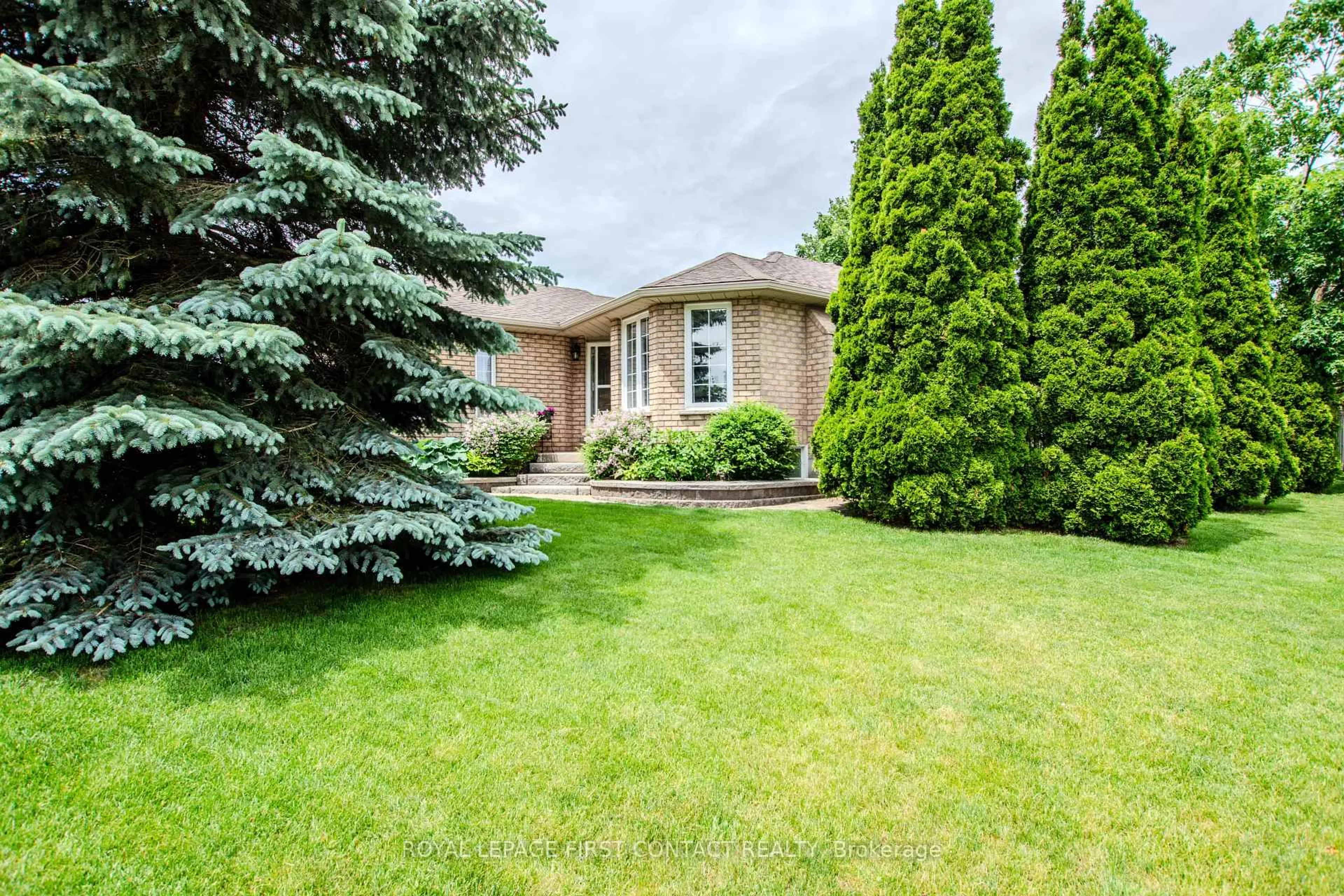 Home with brick exterior material, street for 20 McVeigh Dr, Barrie Ontario L4N 7E2