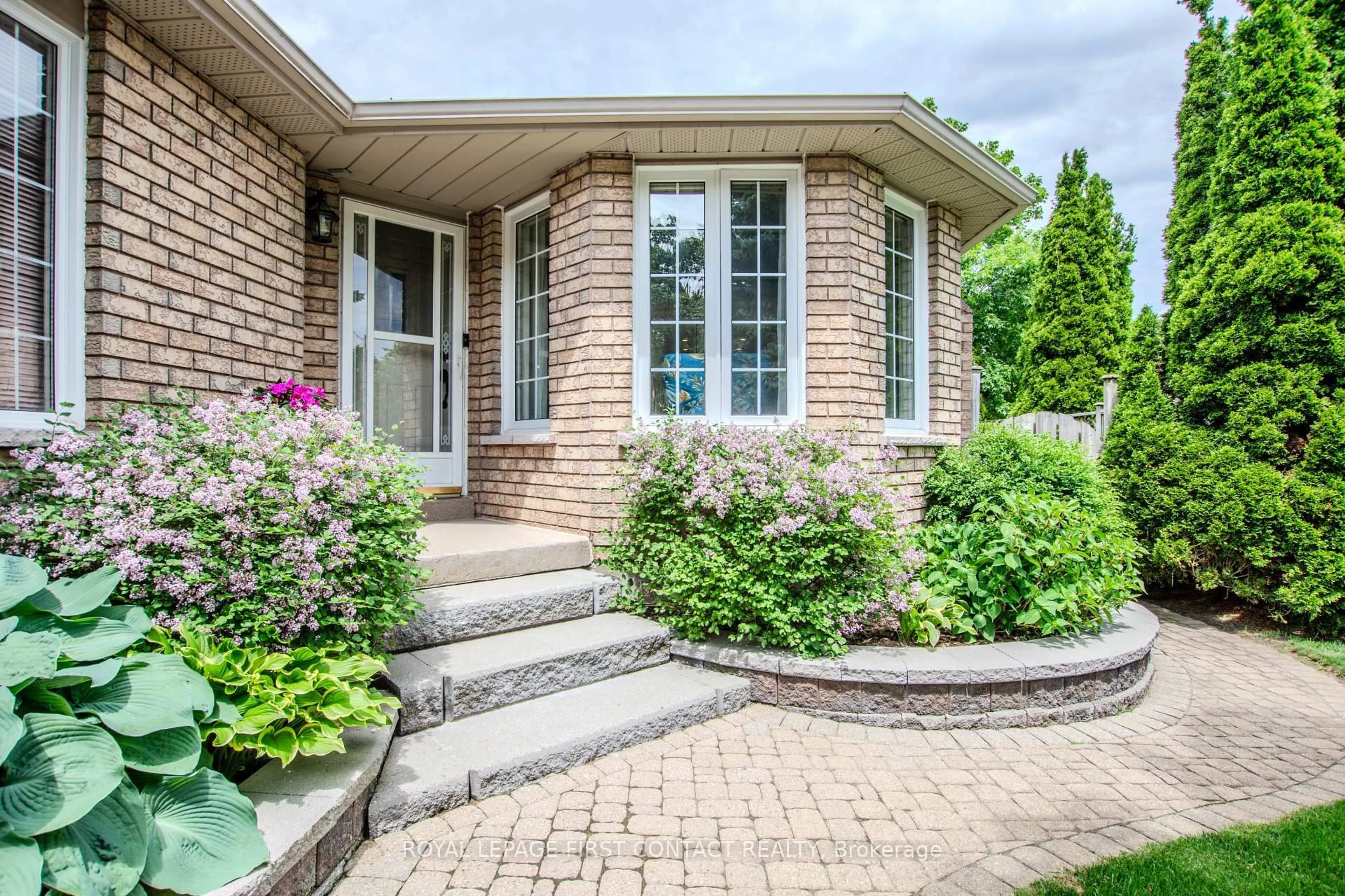 Home with brick exterior material, street for 20 McVeigh Dr, Barrie Ontario L4N 7E2