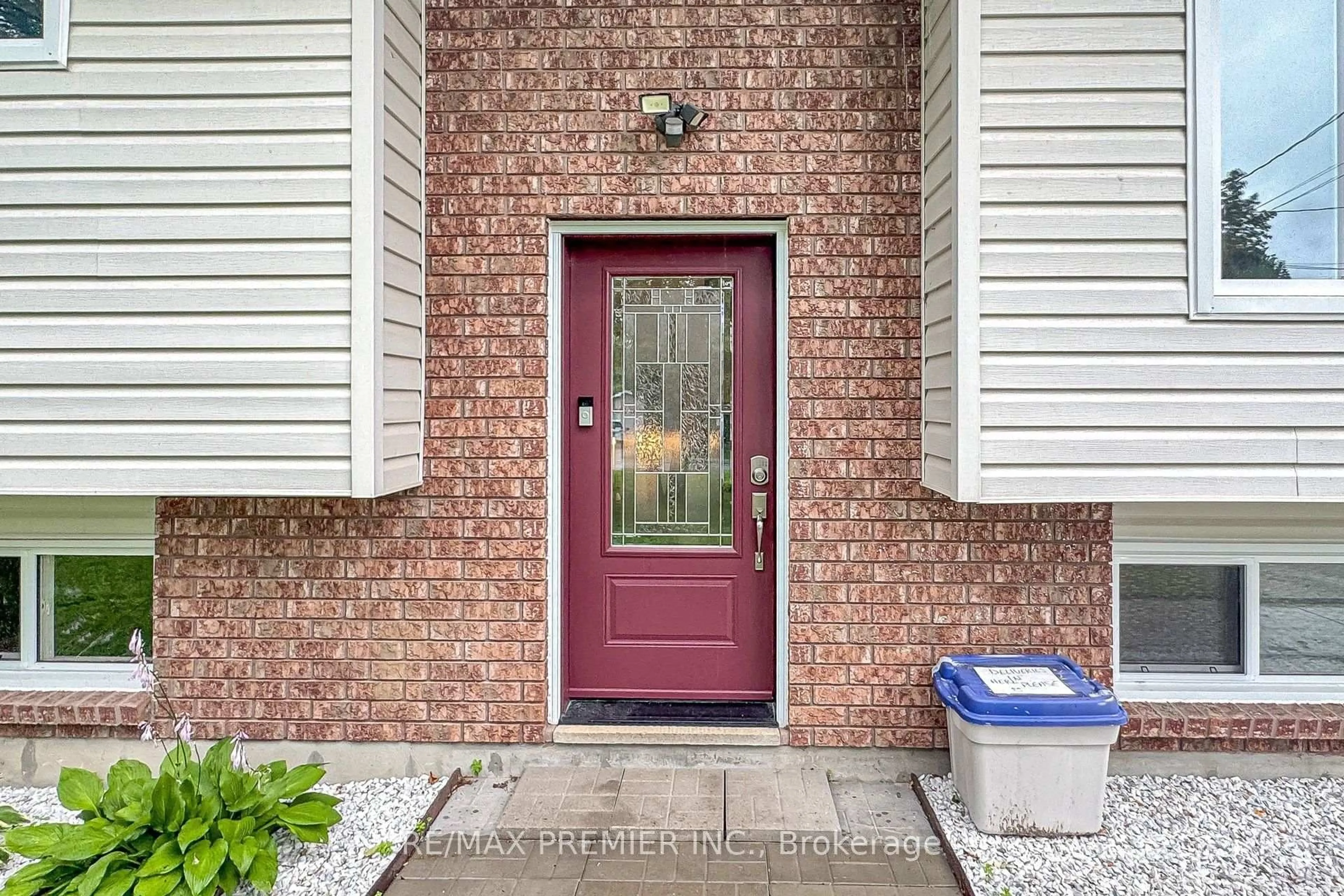 Unknown for 1303 Clearview Dr, Severn Ontario L3V 0X2
