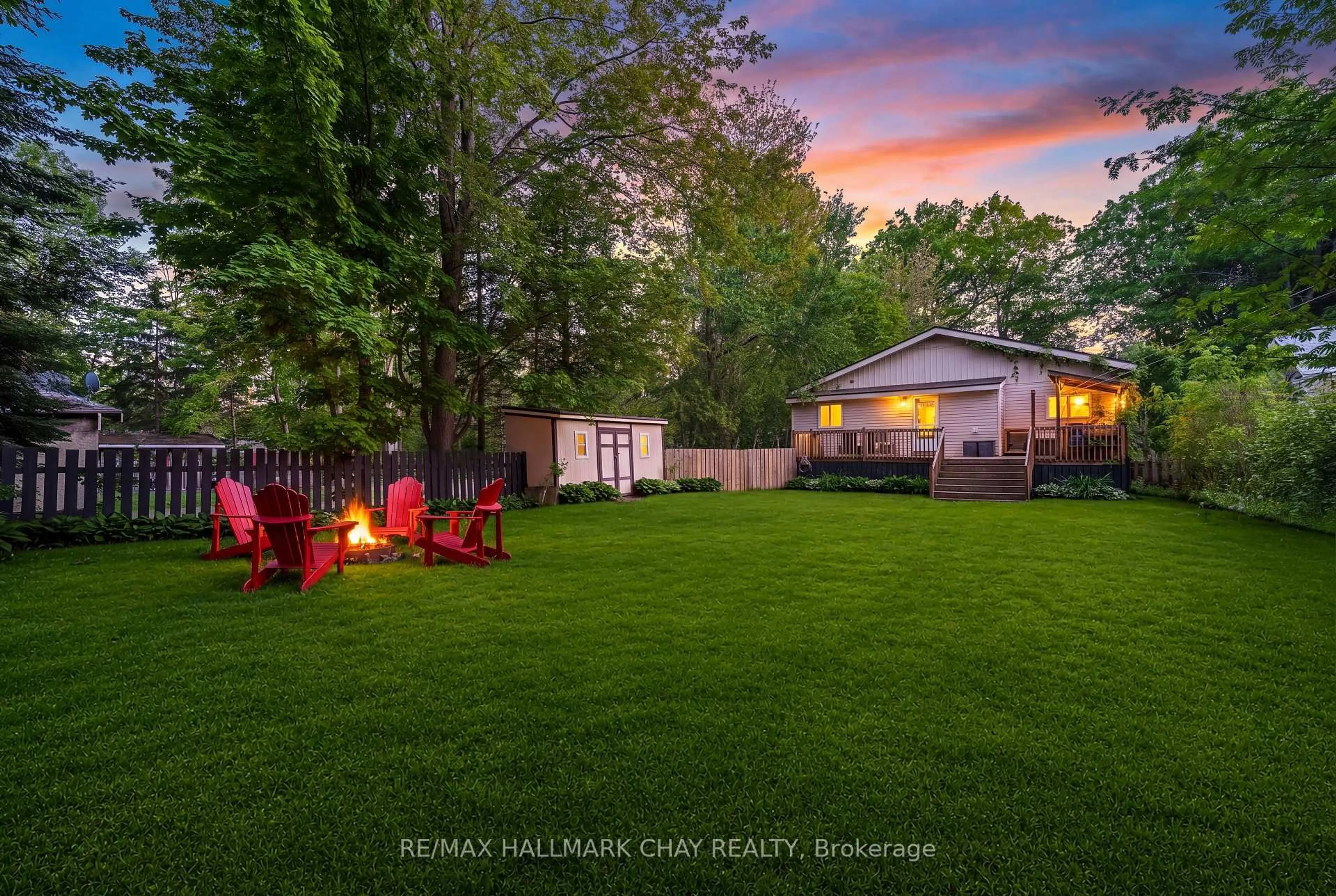 A pic from outside/outdoor area/front of a property/back of a property/a pic from drone, unknown for 43 FOURTH St, Tiny Ontario L0L 2J0