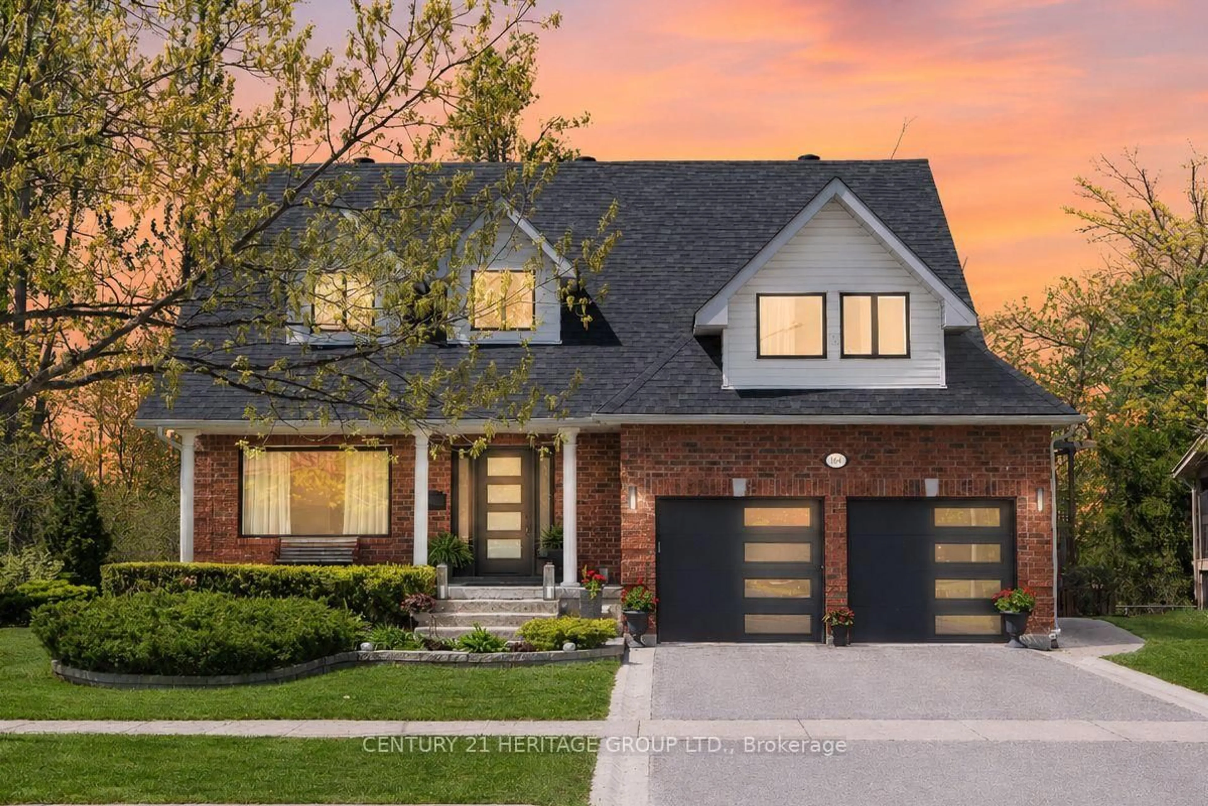 Home with brick exterior material, street for 164 Cheltenham Rd, Barrie Ontario L4M 6S5