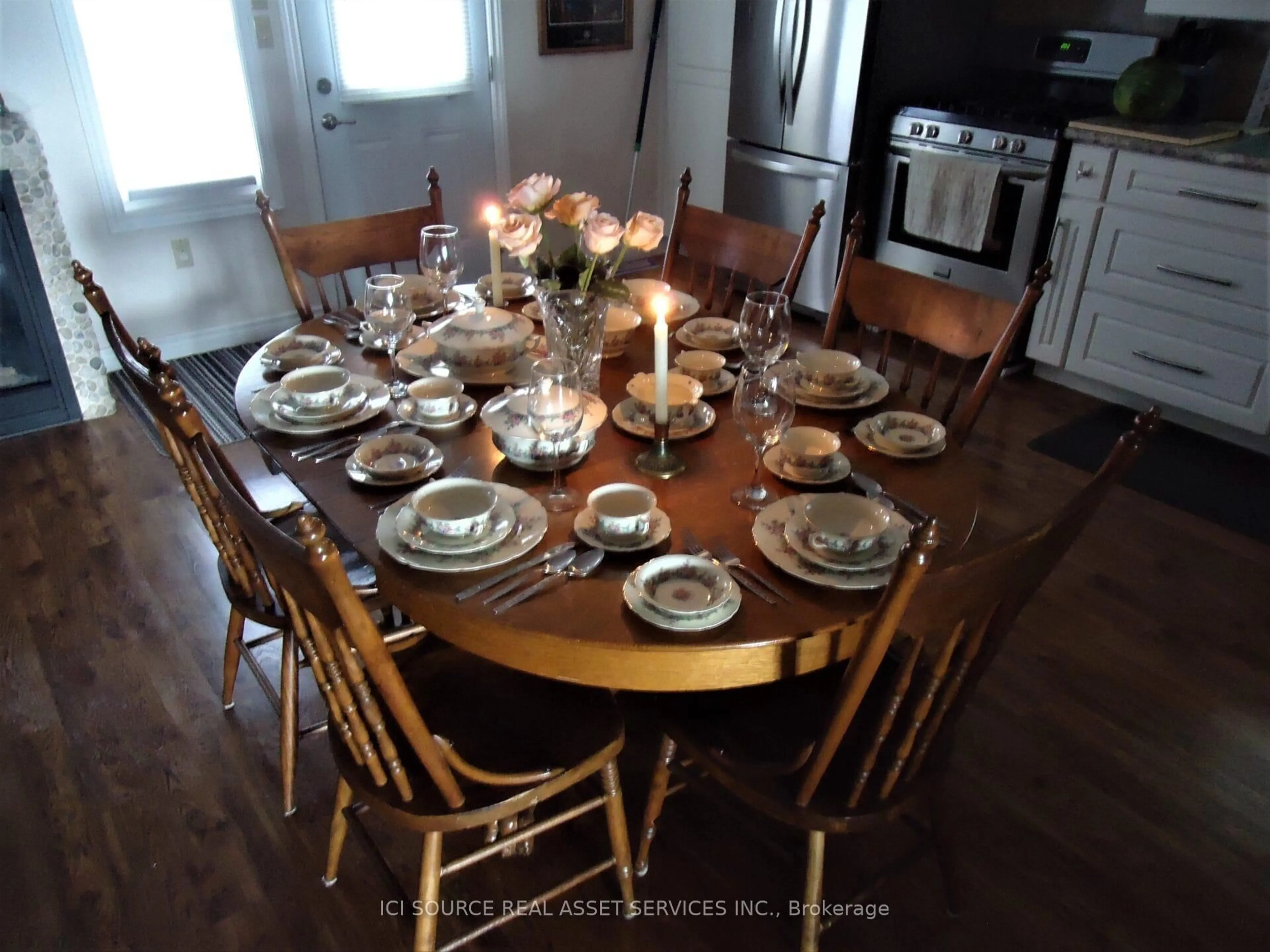 Dining room, wood/laminate floor for 4 Pinewood Dr, Tiny Ontario L0L 2T0
