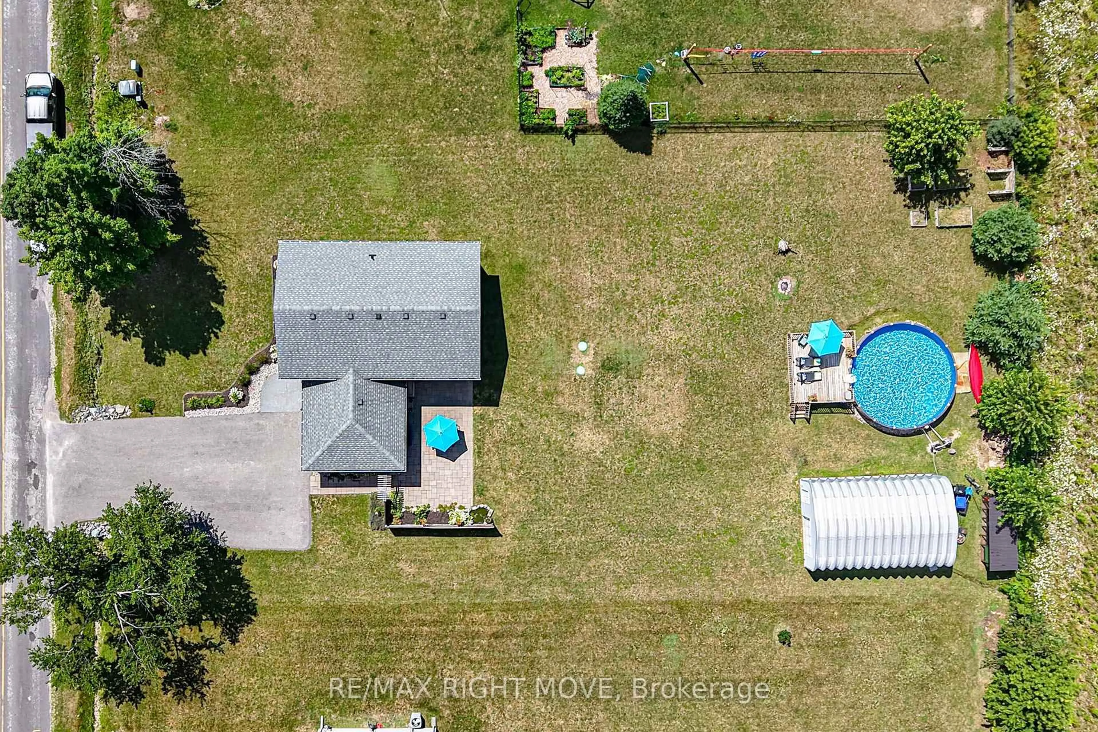 A pic from outside/outdoor area/front of a property/back of a property/a pic from drone, water/lake/river/ocean view for 1988 Warminster Sdrd, Oro-Medonte Ontario L3V 0K5