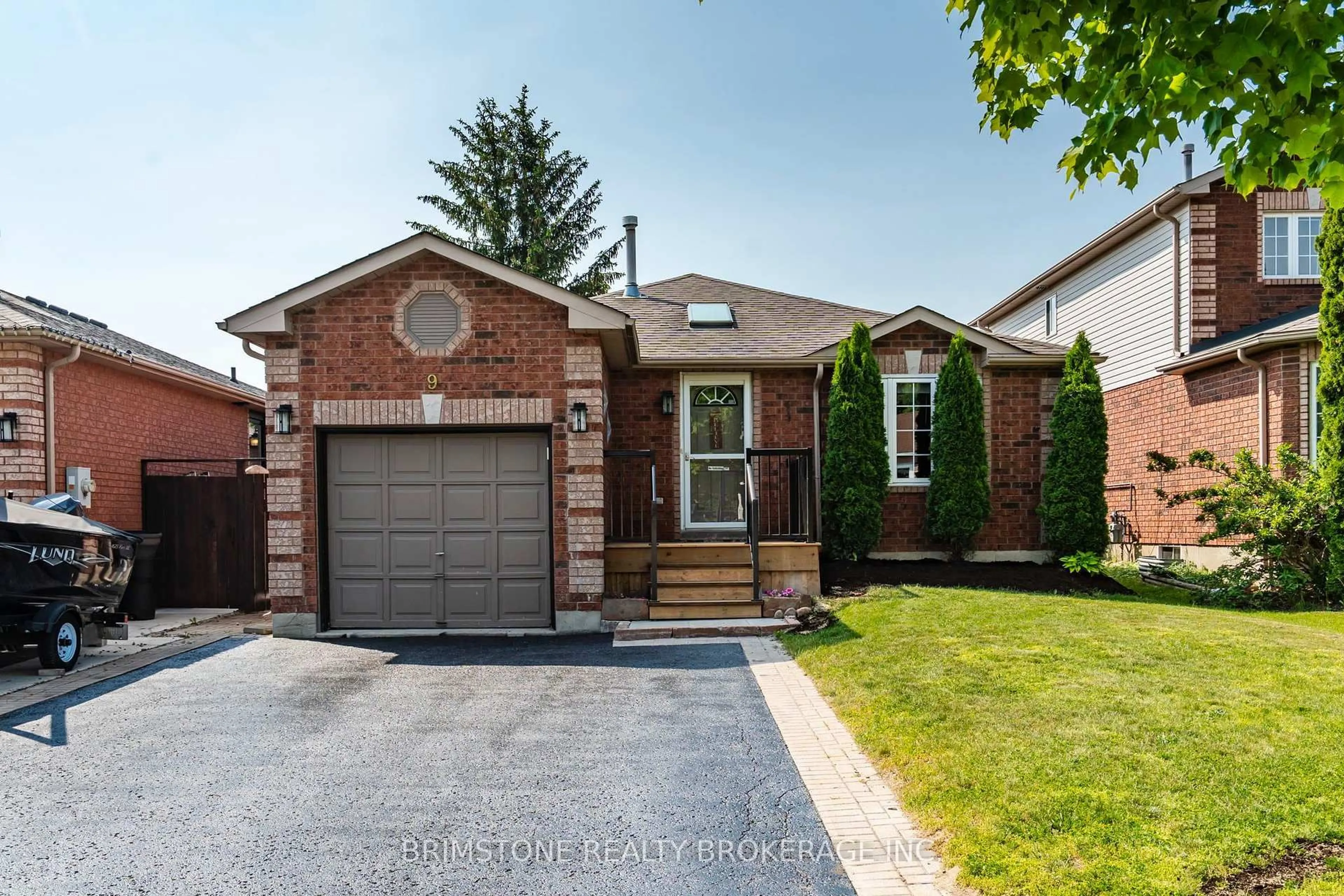 Home with brick exterior material, street for 9 Holly Meadow Rd, Barrie Ontario L4N 8S1