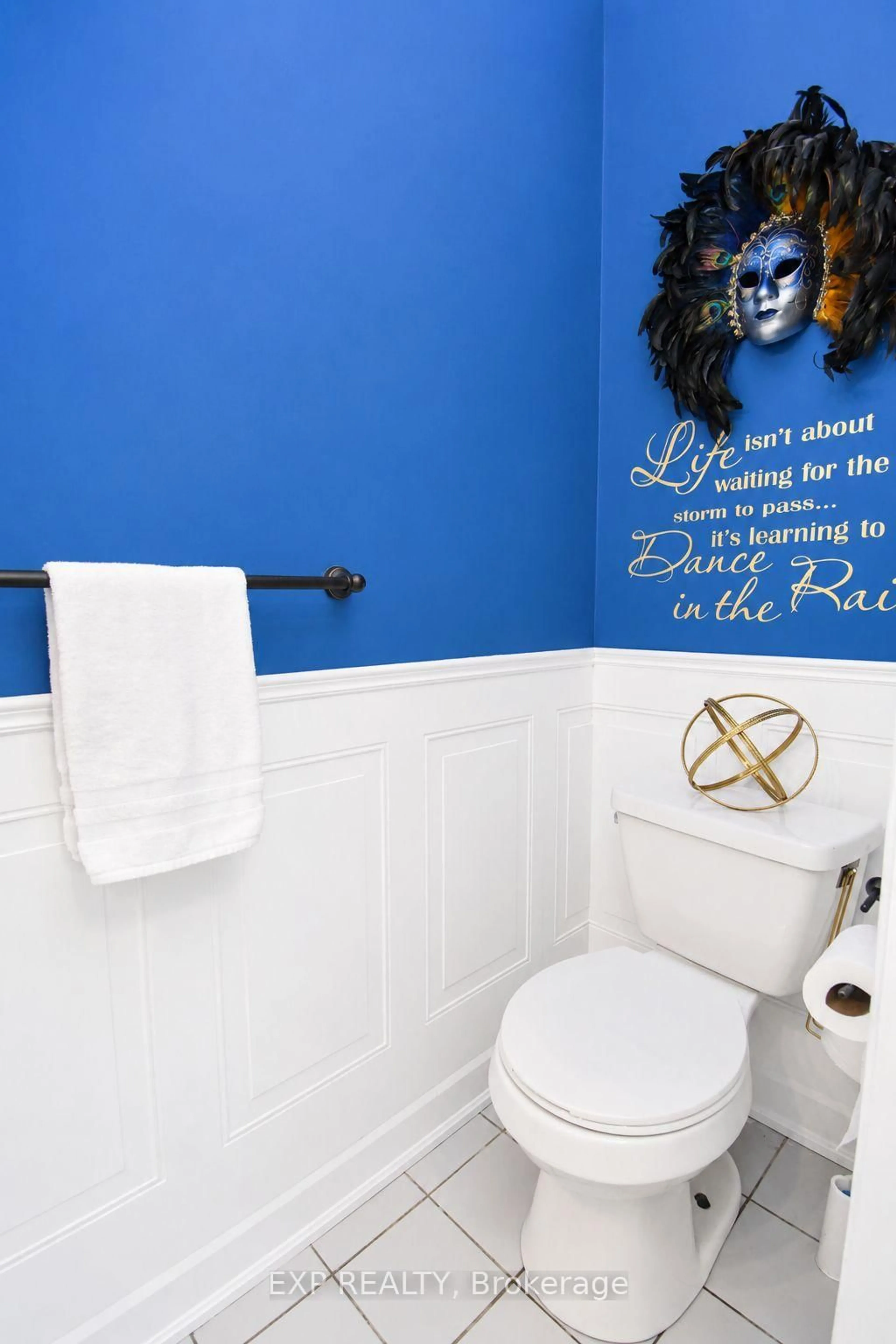 Contemporary bathroom, ceramic/tile floor for 165 Kozlov St #2, Barrie Ontario L4N 7M7