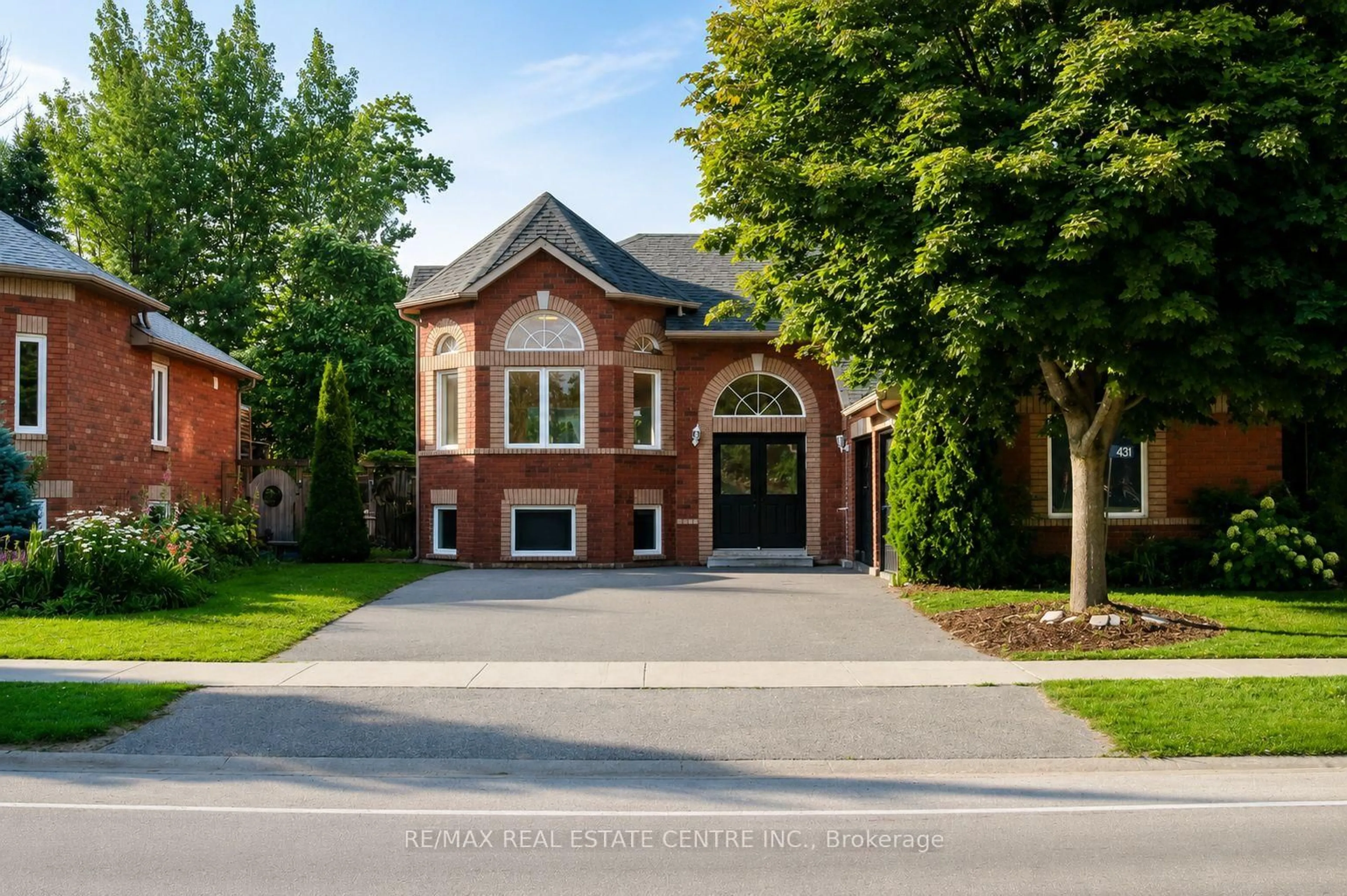 Home with brick exterior material, street for 431 Ramblewood Dr, Wasaga Beach Ontario L9Z 1P3