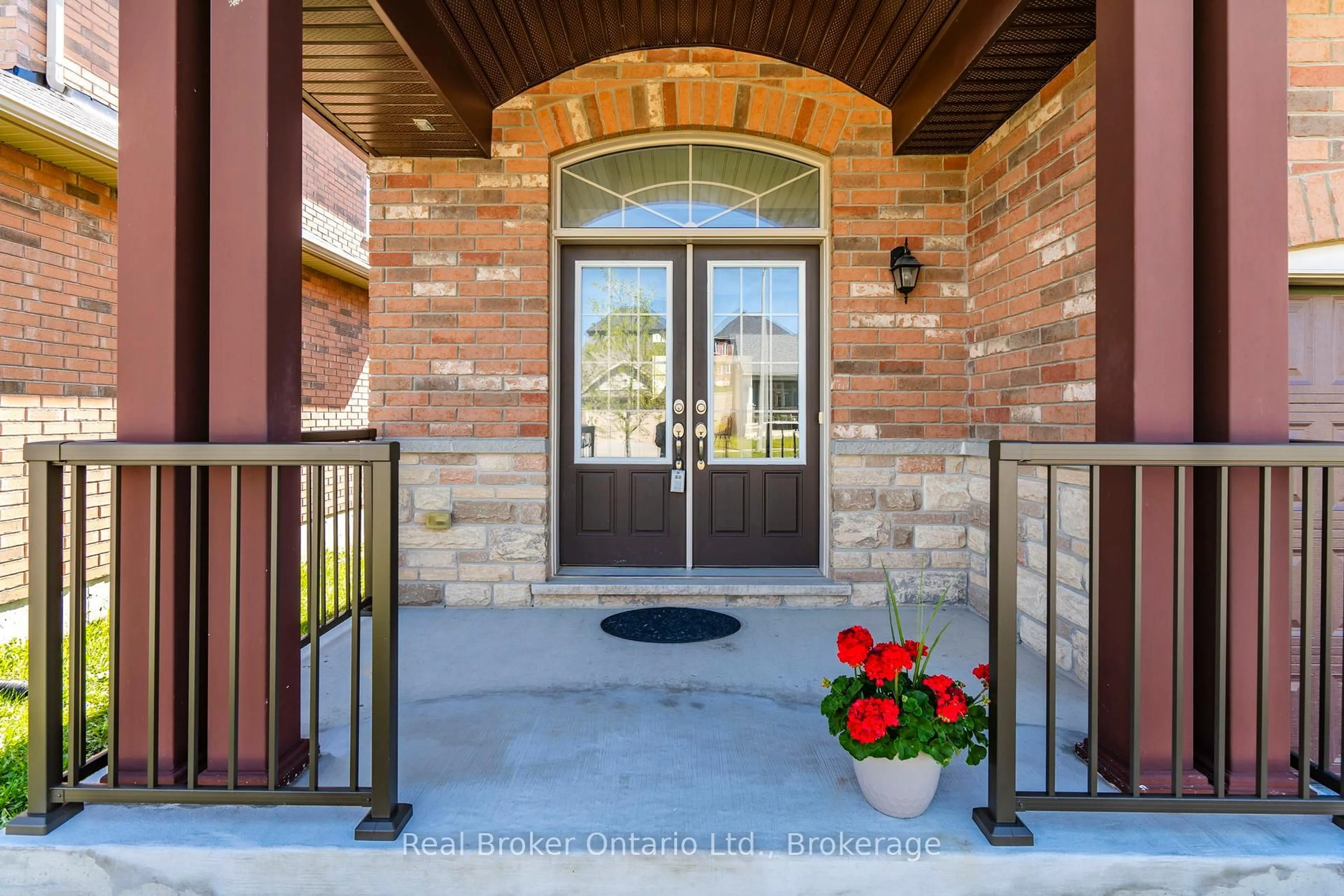 Indoor entryway for 3135 Emperor Dr, Orillia Ontario L3V 0G4