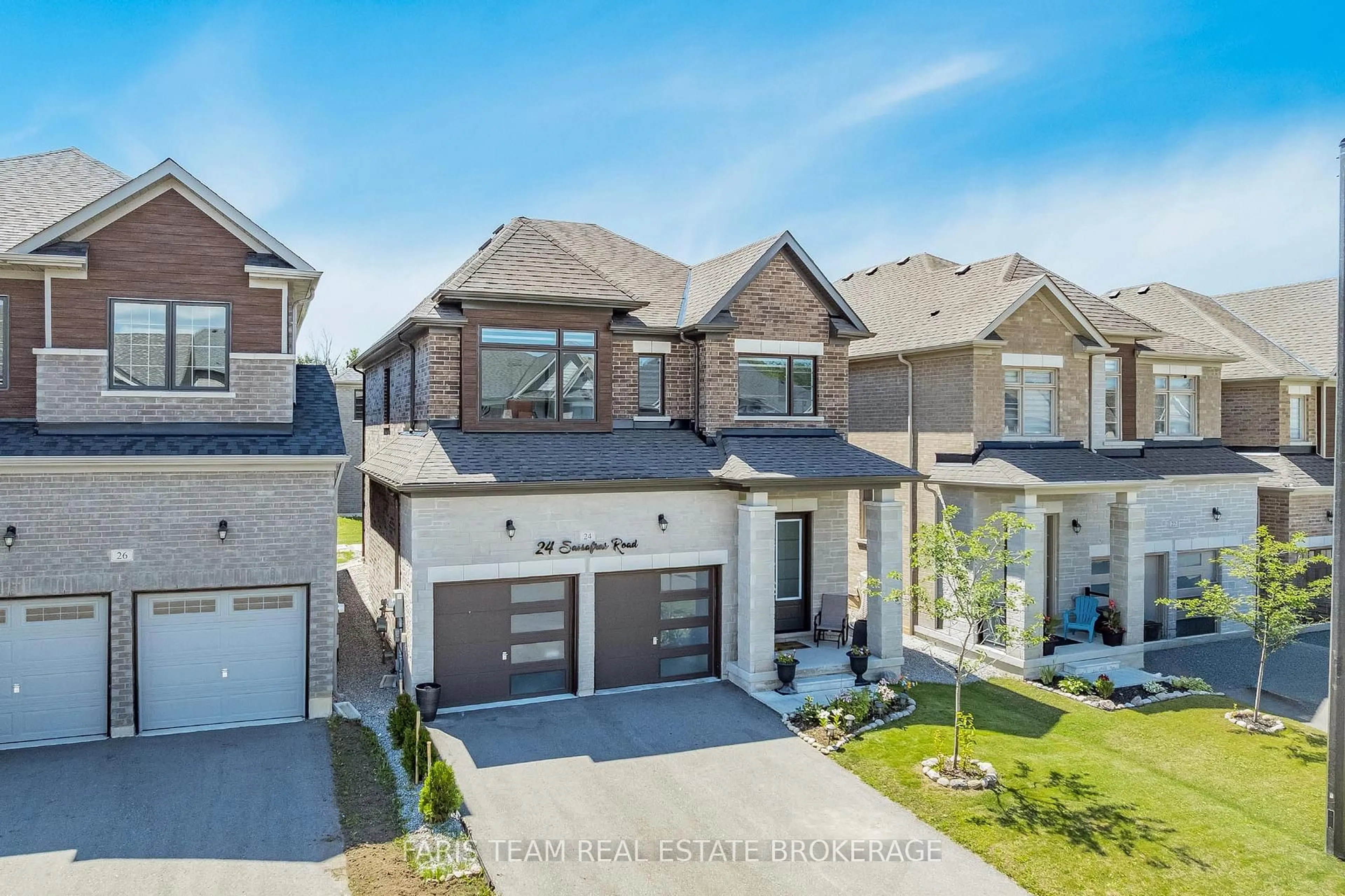 A pic from outside/outdoor area/front of a property/back of a property/a pic from drone, street for 24 Sassafras Rd, Springwater Ontario L9X 2C6