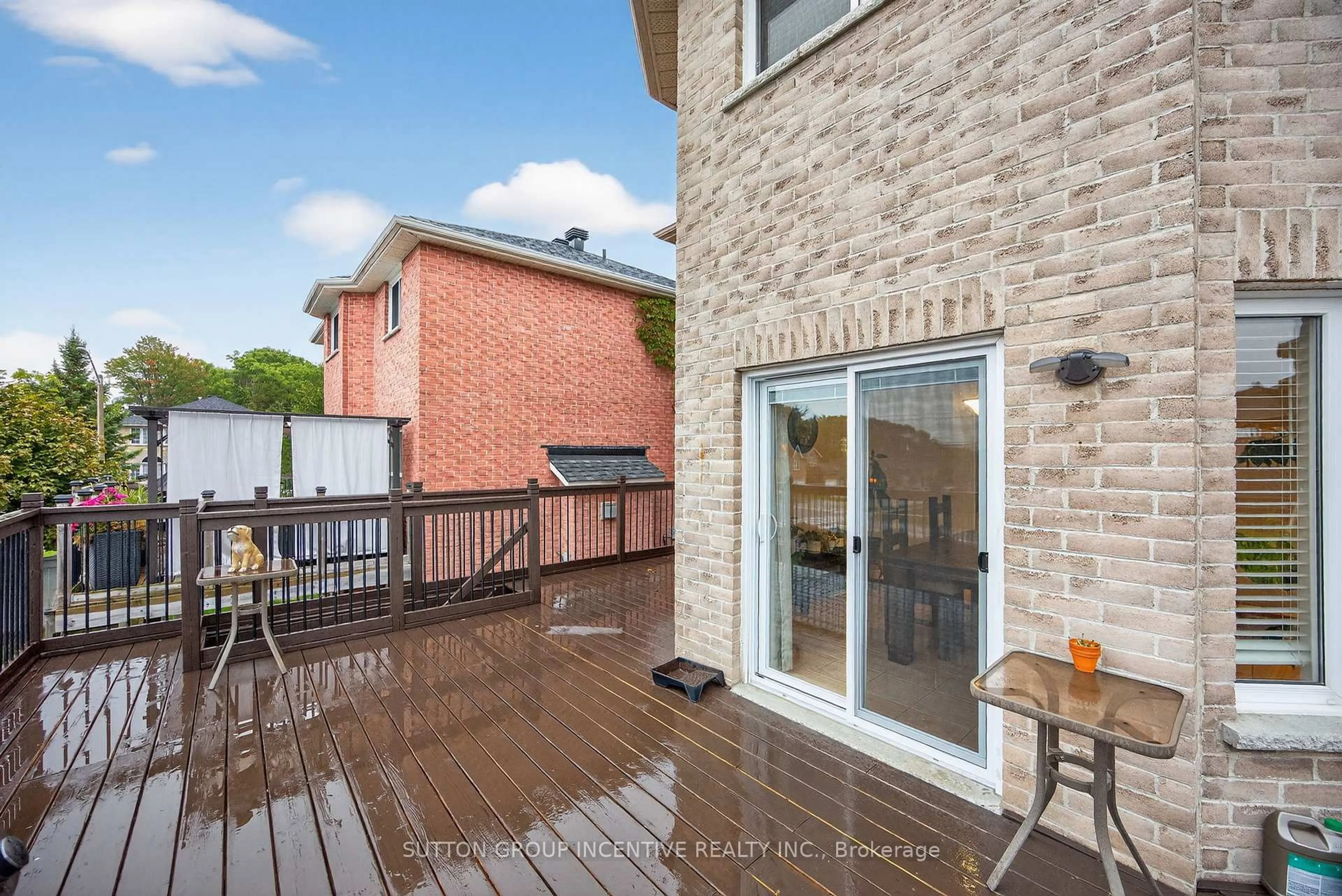 Patio, street for 4 Dunnett Dr, Barrie Ontario L4N 0H8