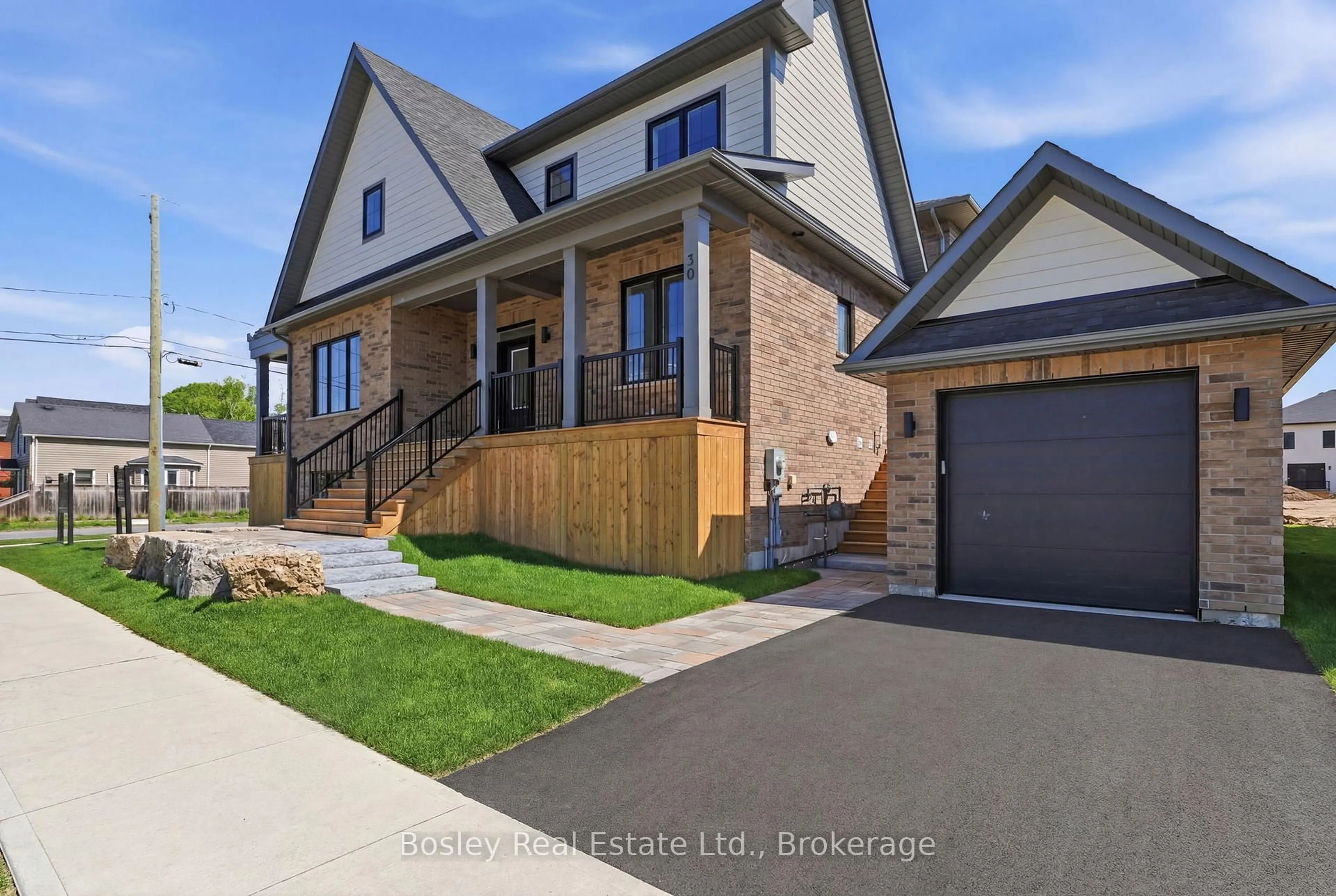Home with brick exterior material, street for 130 Fifth St, Collingwood Ontario L9Y 5V1
