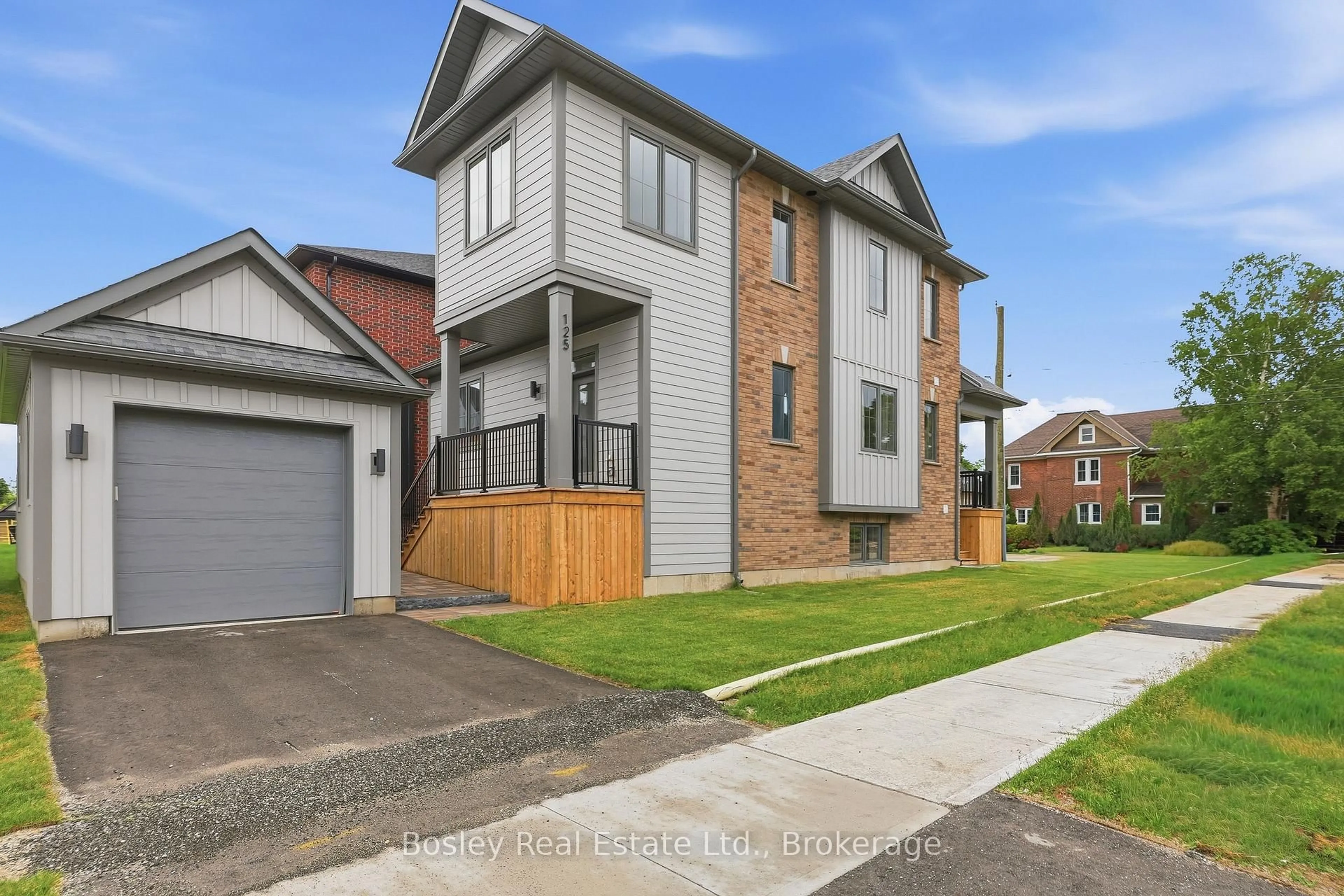Home with brick exterior material, street for 125 Sixth St, Collingwood Ontario L9Y 5V1