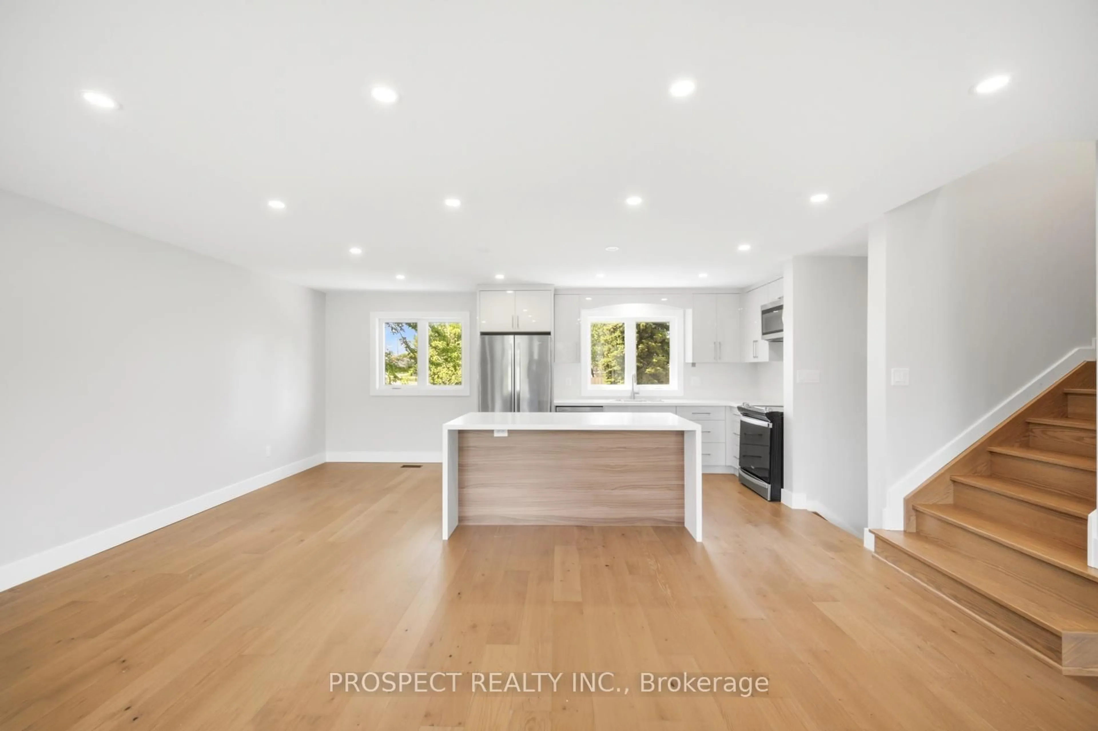 Open concept kitchen, unknown for 568 Simcoe St, Collingwood Ontario L9Y 5J5