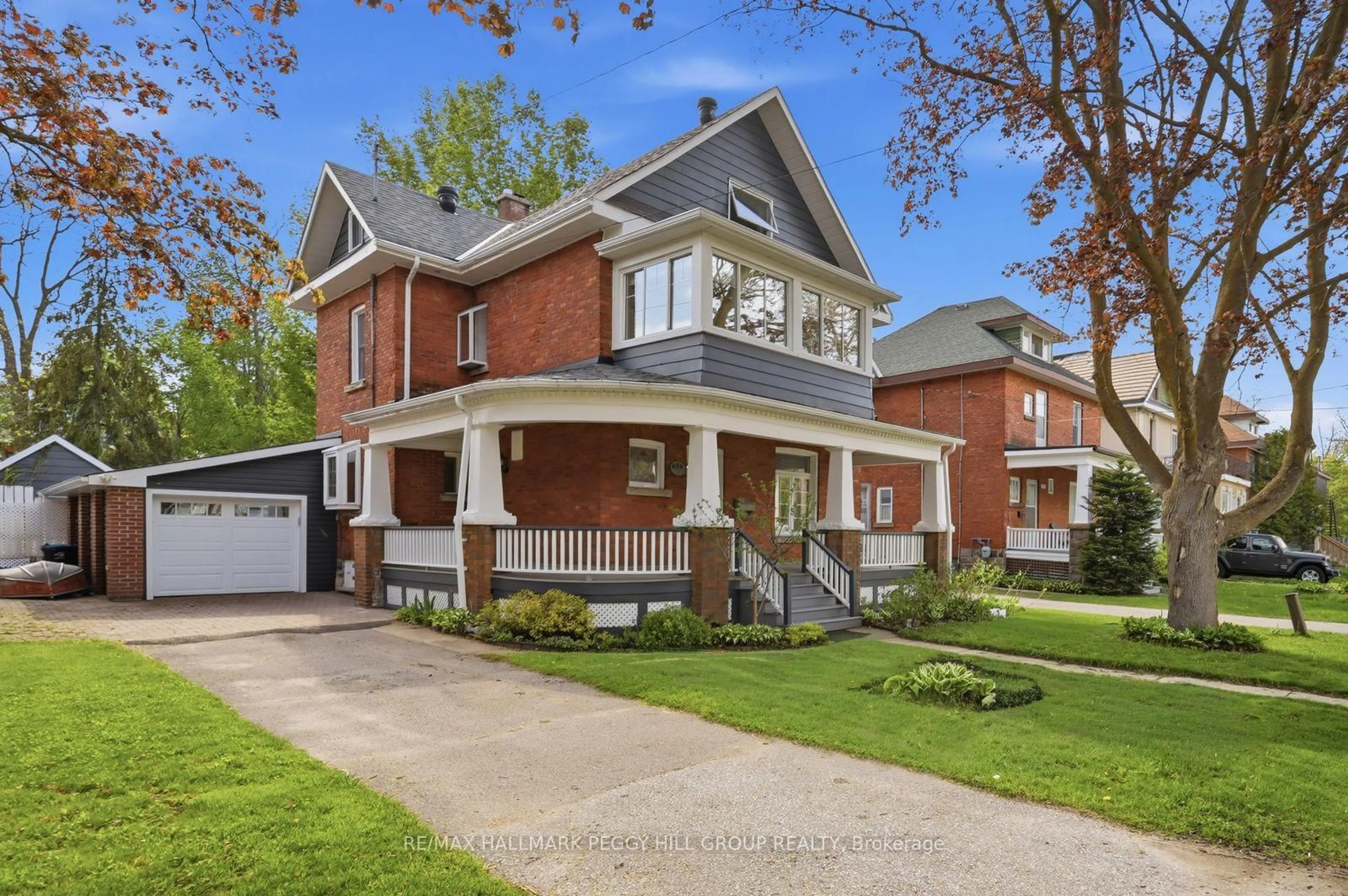 Home with brick exterior material, street for 404 Manly St, Midland Ontario L4R 3E3