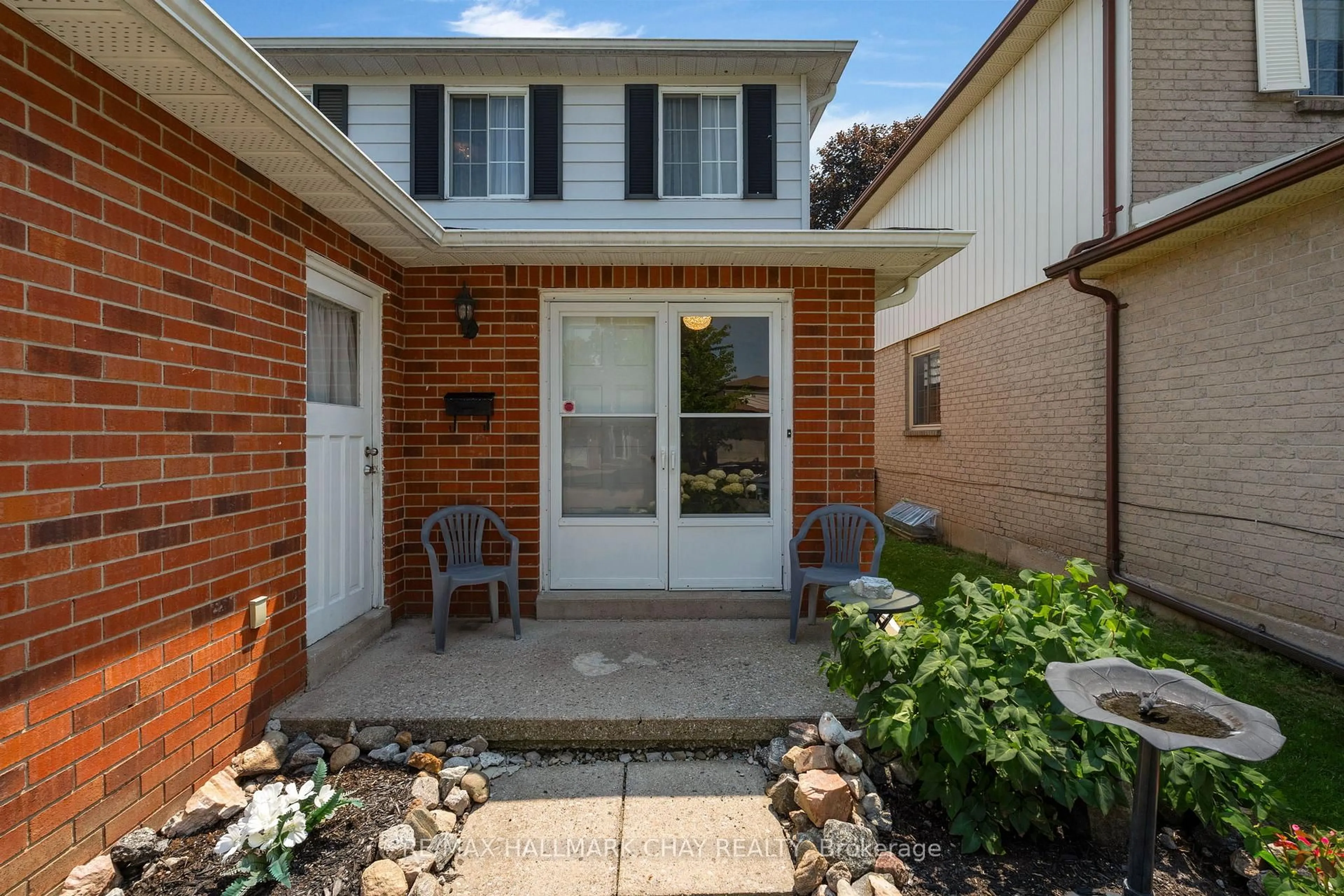 Home with brick exterior material, street for 86 Trillium Cres, Barrie Ontario L4N 5K3