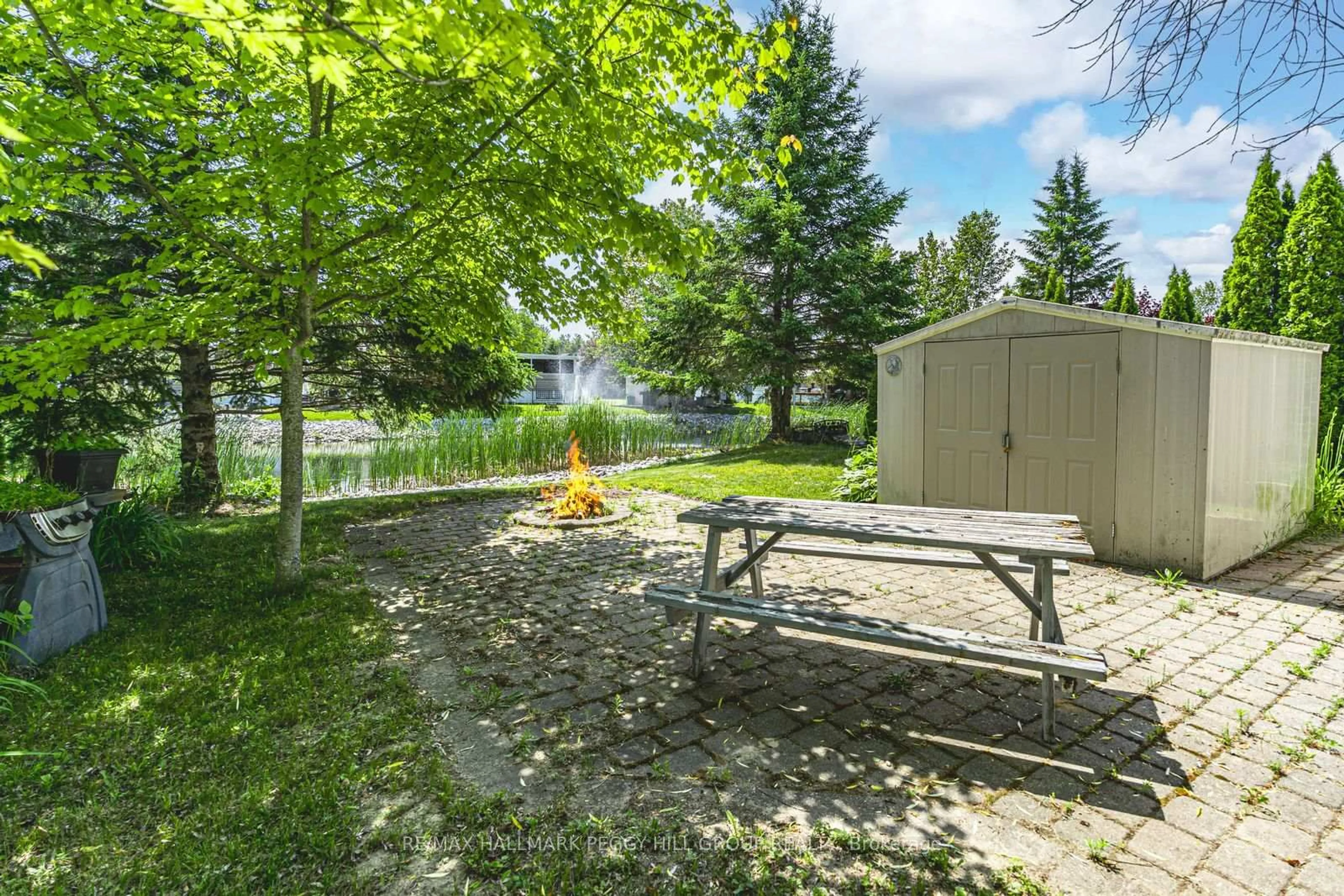 Patio, unknown for 13 Huron Circ, Wasaga Beach Ontario L9Z 1X7