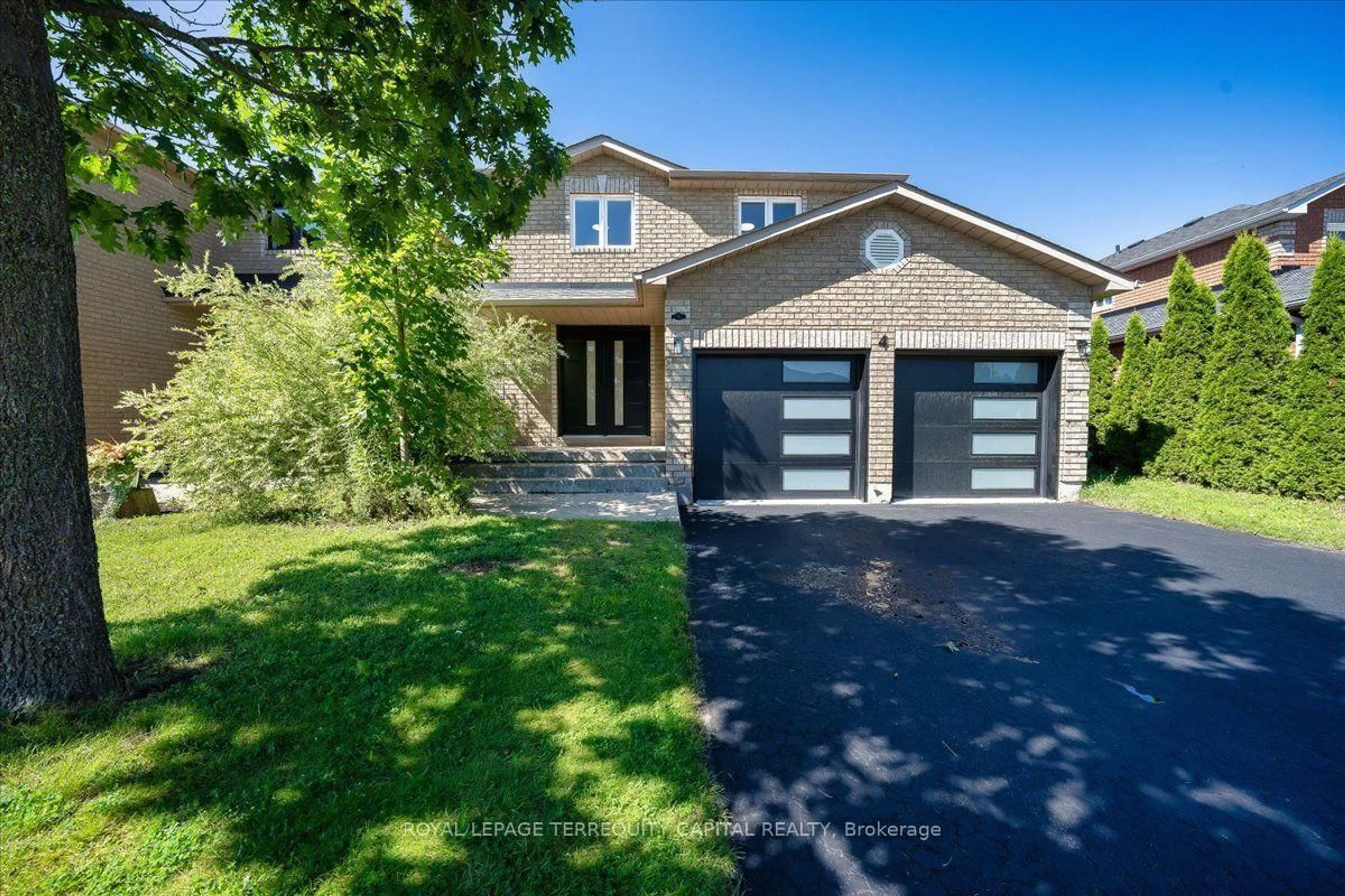Home with brick exterior material, street for 4 Cassandra Dr, Barrie Ontario L4M 6W2