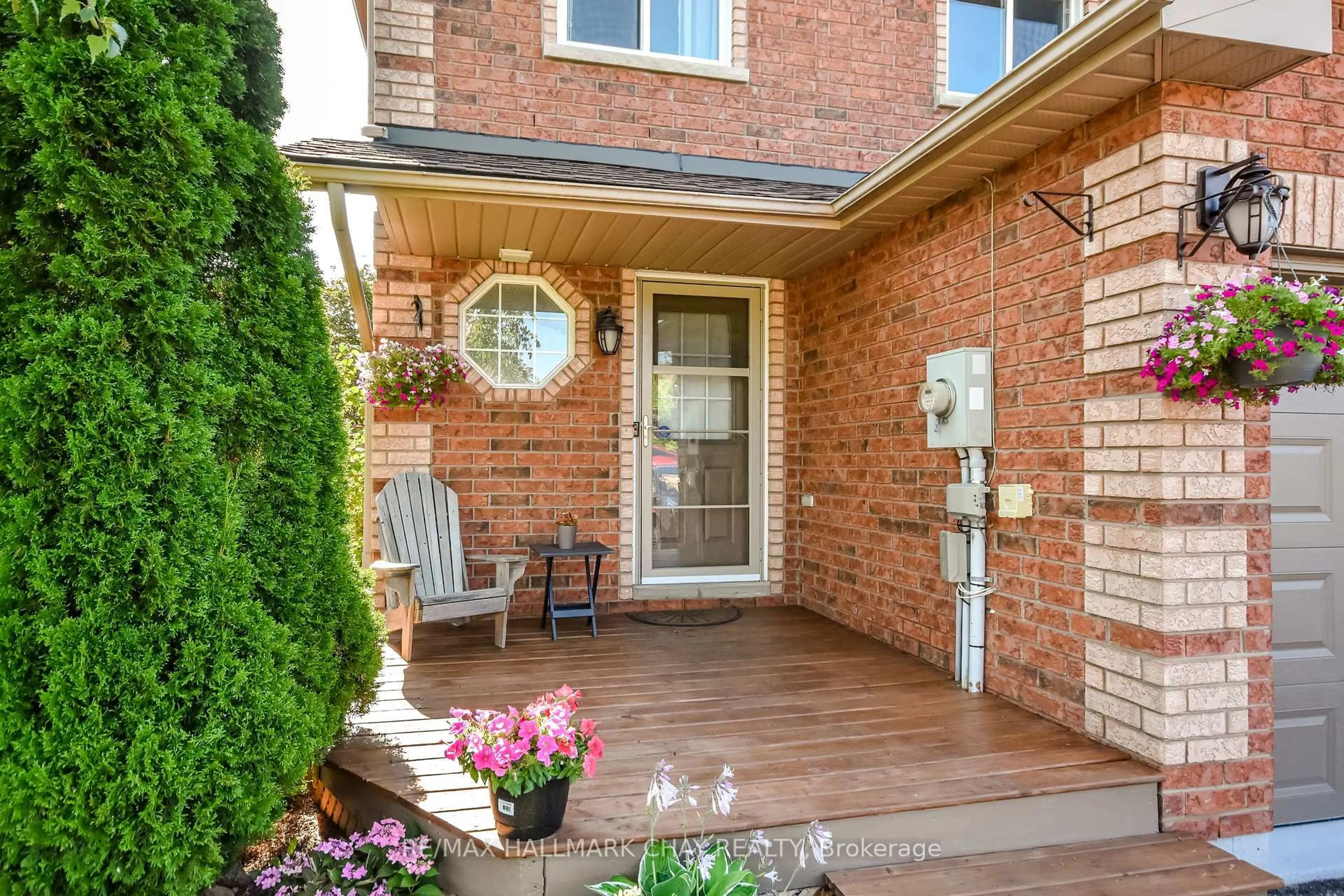 Home with brick exterior material, street for 17 Srigley St, Barrie Ontario L4N 0L9