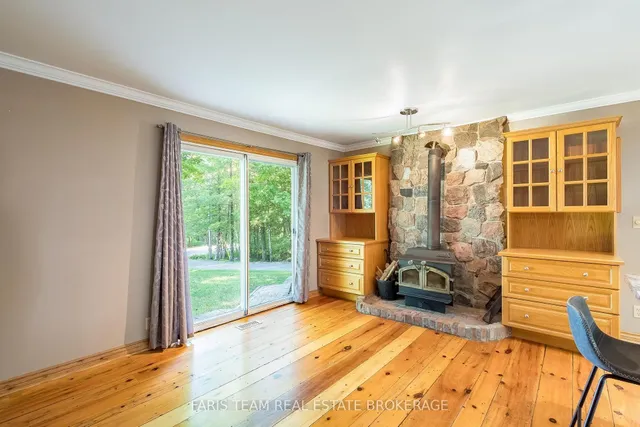 2554 Champlain Rd, Tiny 2