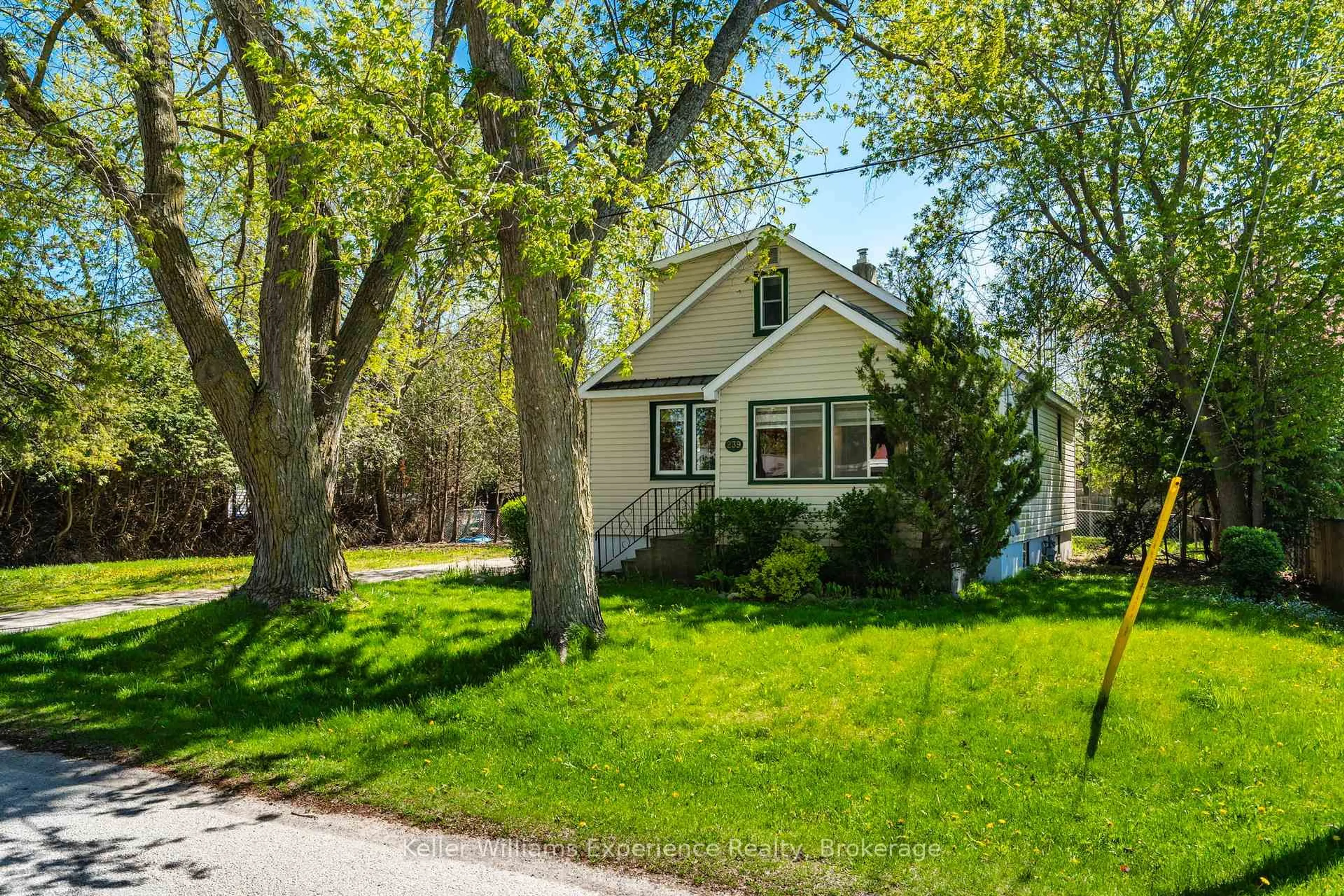 Unknown for 239 Oak St, Clearview Ontario L0M 1S0